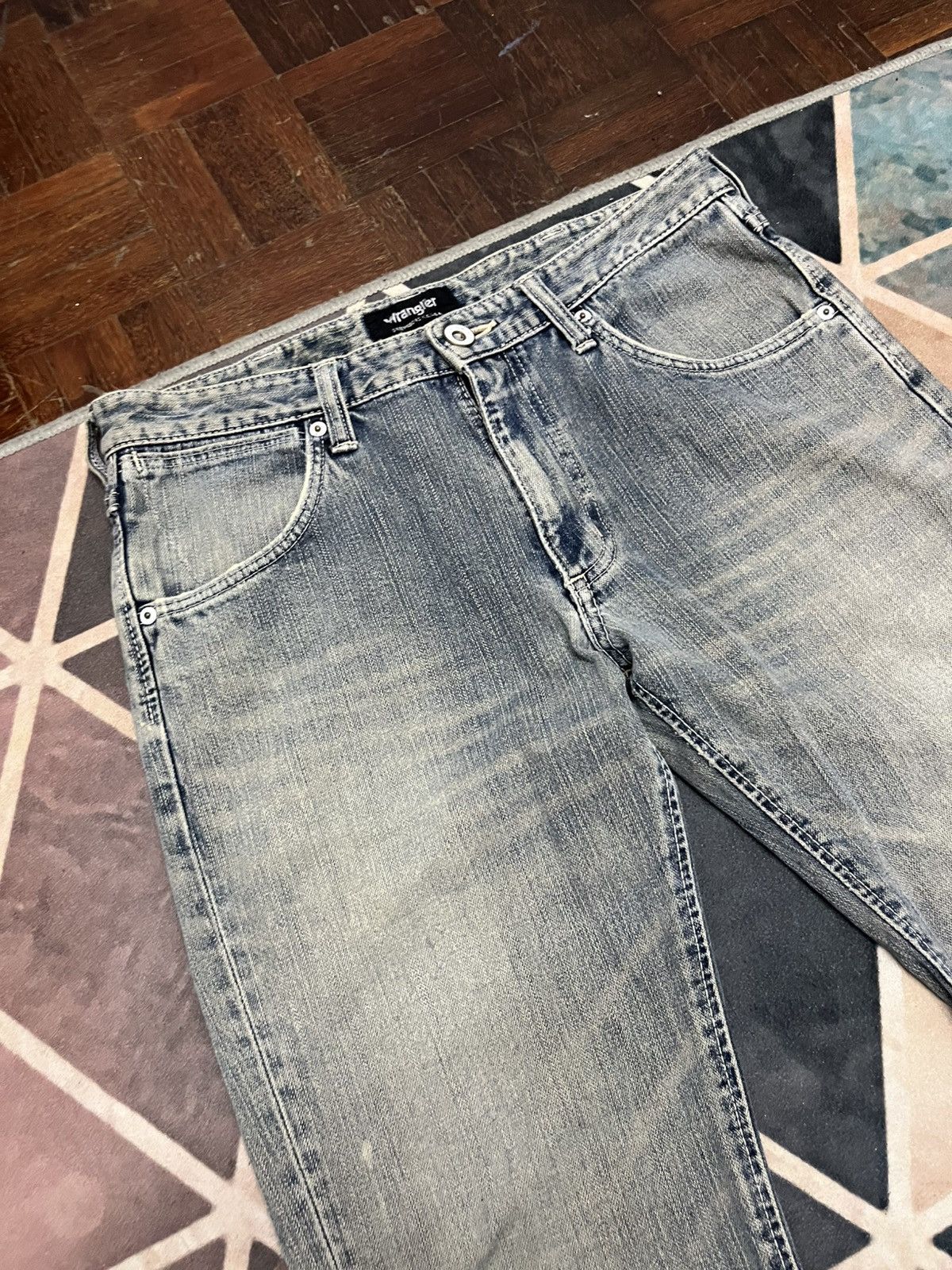 Le Grande Bleu (L.G.B.) 💥Vintage Trashed Wrangler Distressed FLARE Jeans Size US 31 - 4 Thumbnail