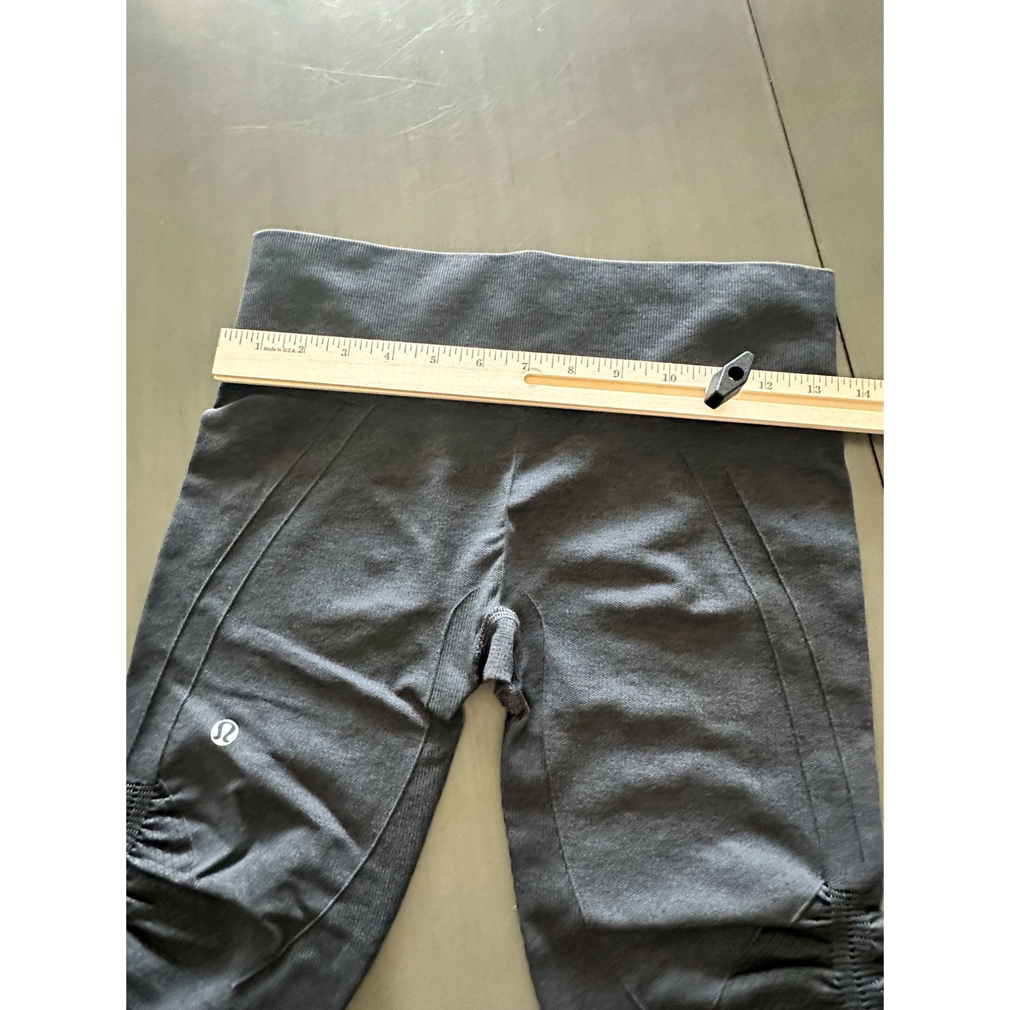 Lululemon Lululemon Athletica Ebb to Street Capri (dark gray) Size 28" / US 6 / IT 42 - 3 Thumbnail