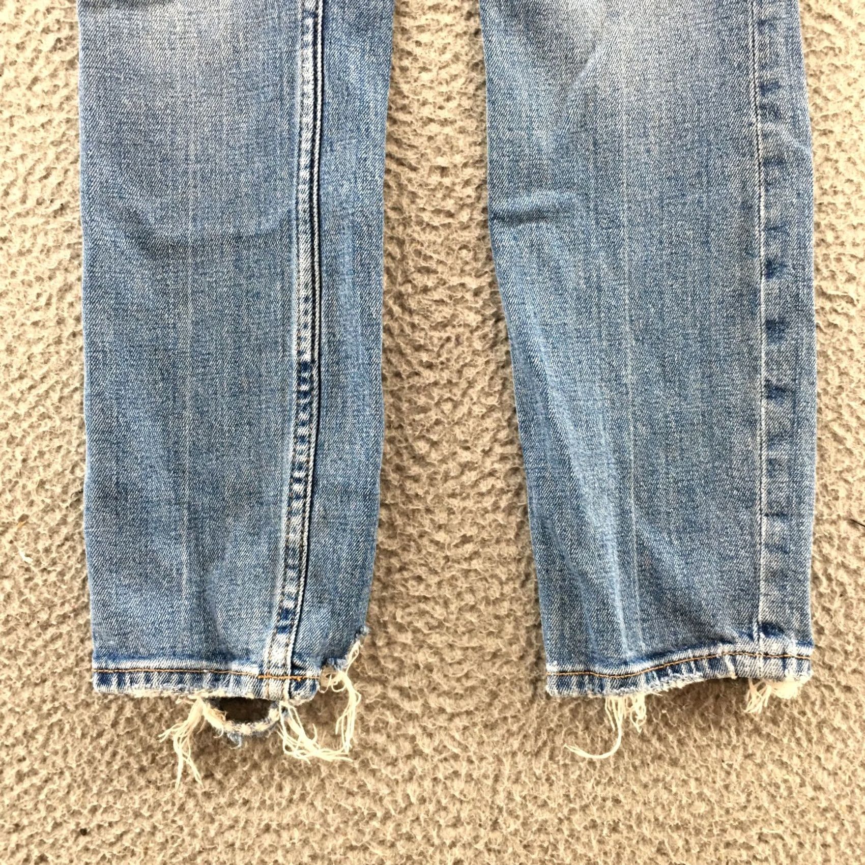 Abercrombie & Fitch Abercrombie & Fitch The Skinny Jeans Womens 23/000R Blue Denim Denim Jeans Slim Regular 5-Pocket Distressed Stretch Womens Size 40" / US 18 - 6 Thumbnail