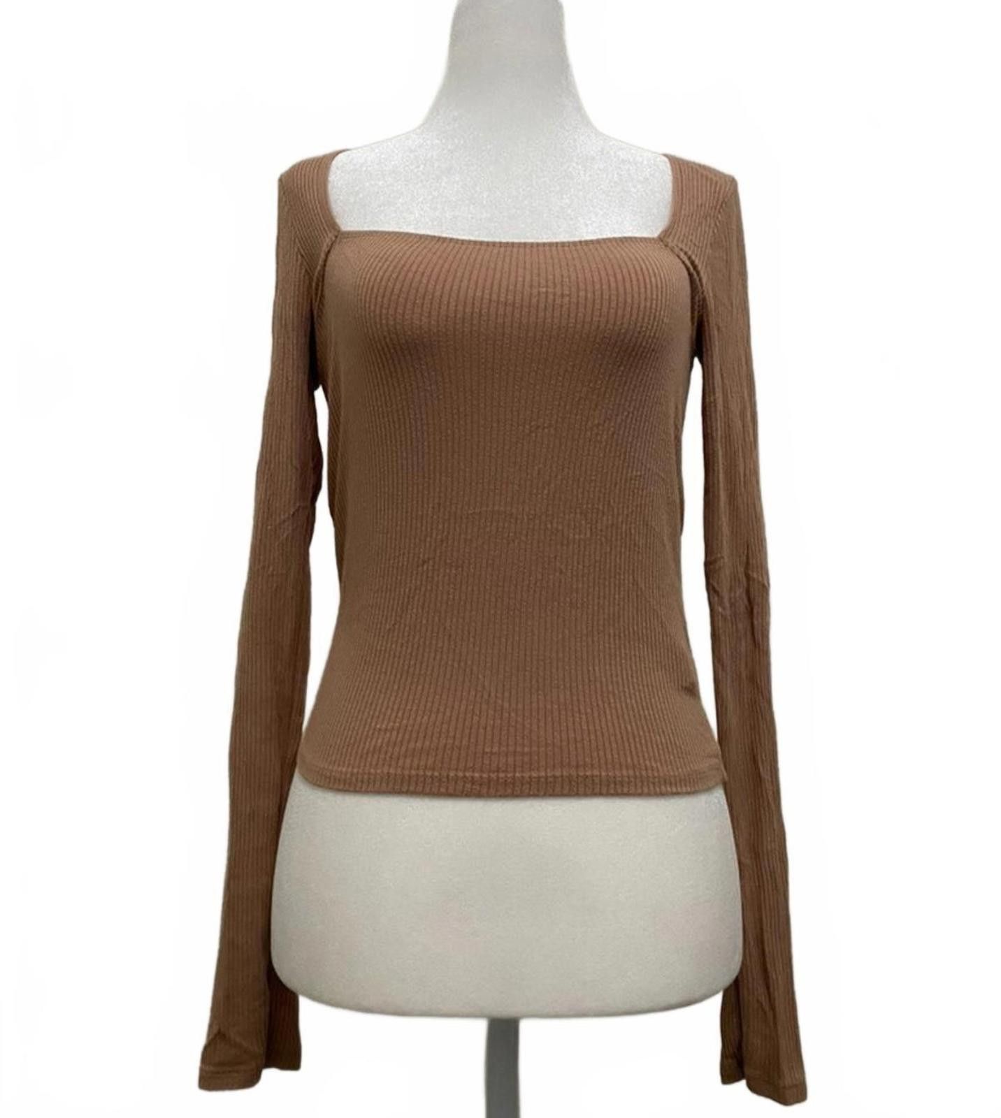 Forever 21 FOREVER 21 Layering Long Sleeve in Beige (MEDIUM) Size M / US 6-8 / IT 42-44 - 1 Thumbnail