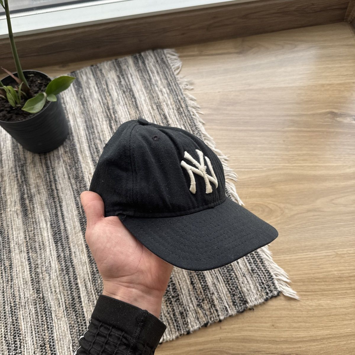 New Era Vintage Yankees 90s rare New Era made in USA Cap Size ONE SIZE - 2 Thumbnail