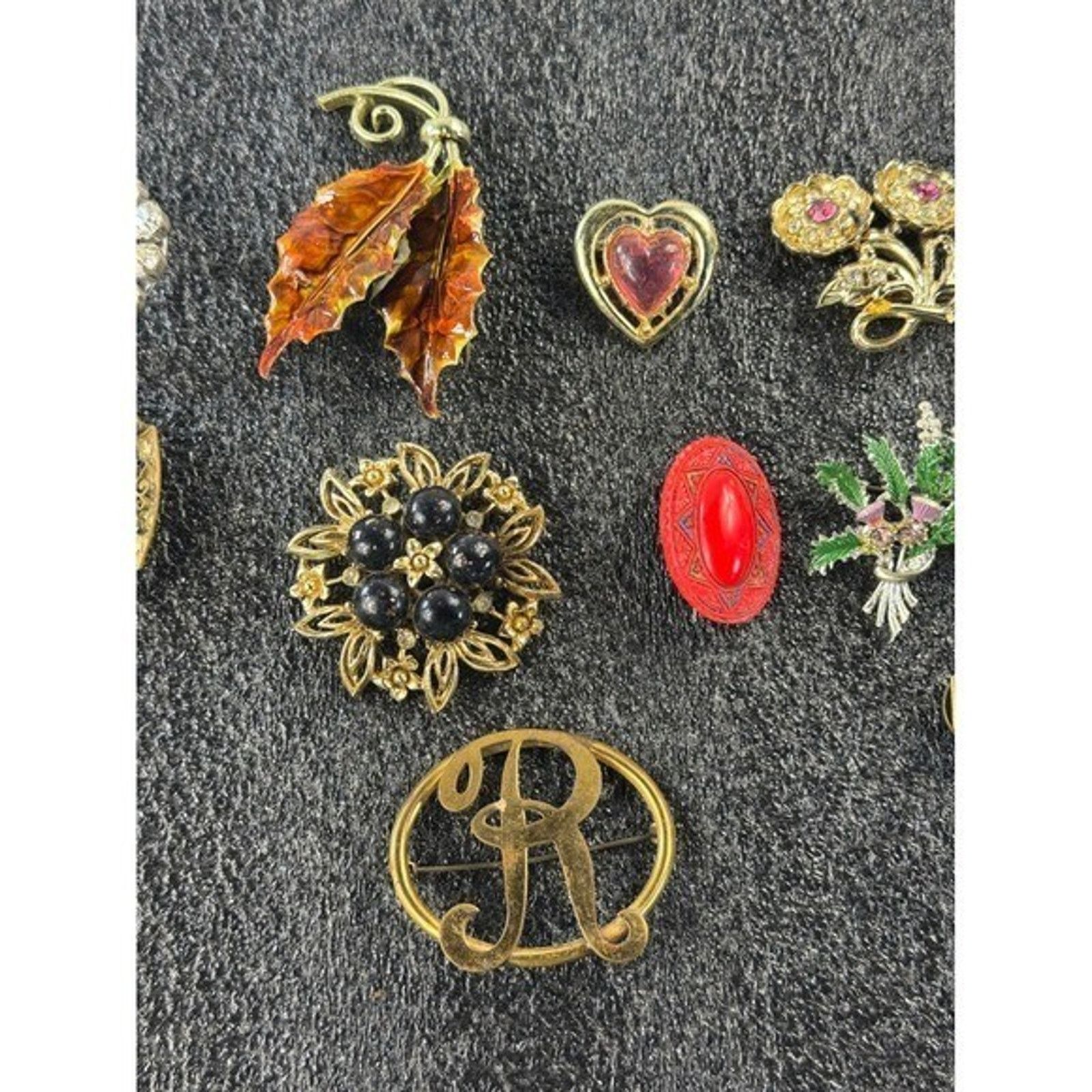 & Other Stories Vintage Brooch Pin lot 1934 Chicago Worlds Fair DeKalb 15pc Size ONE SIZE - 9 Thumbnail