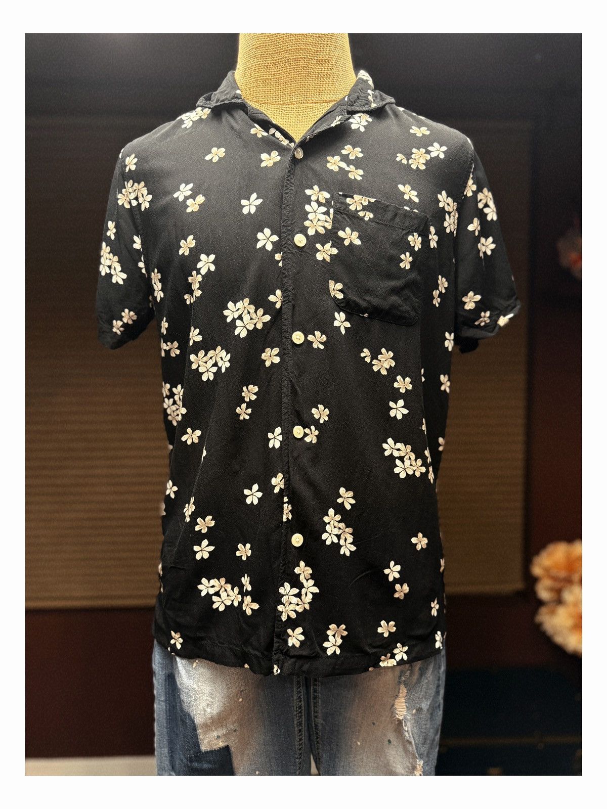 Abercrombie & Fitch Abercrombie & Fitch Men’s Floral Shirt – Size M Size US M / EU 48-50 / 2 - 2 Thumbnail
