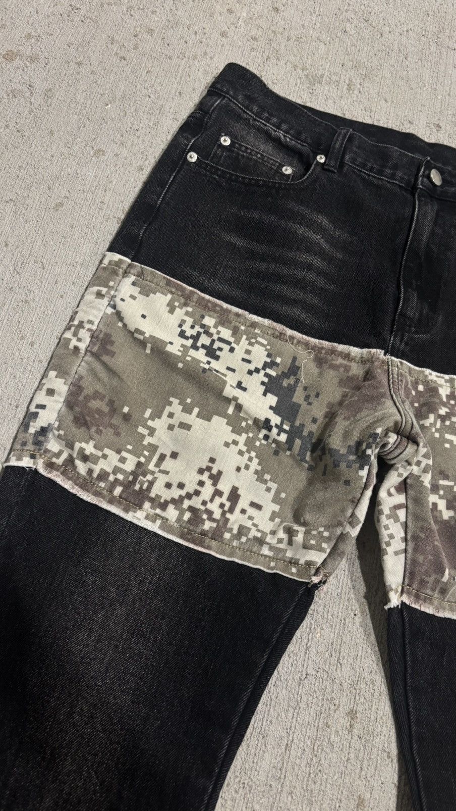 Other Nothing Into Something Digital Camo Denim Size US 34 / EU 50 - 2 Thumbnail