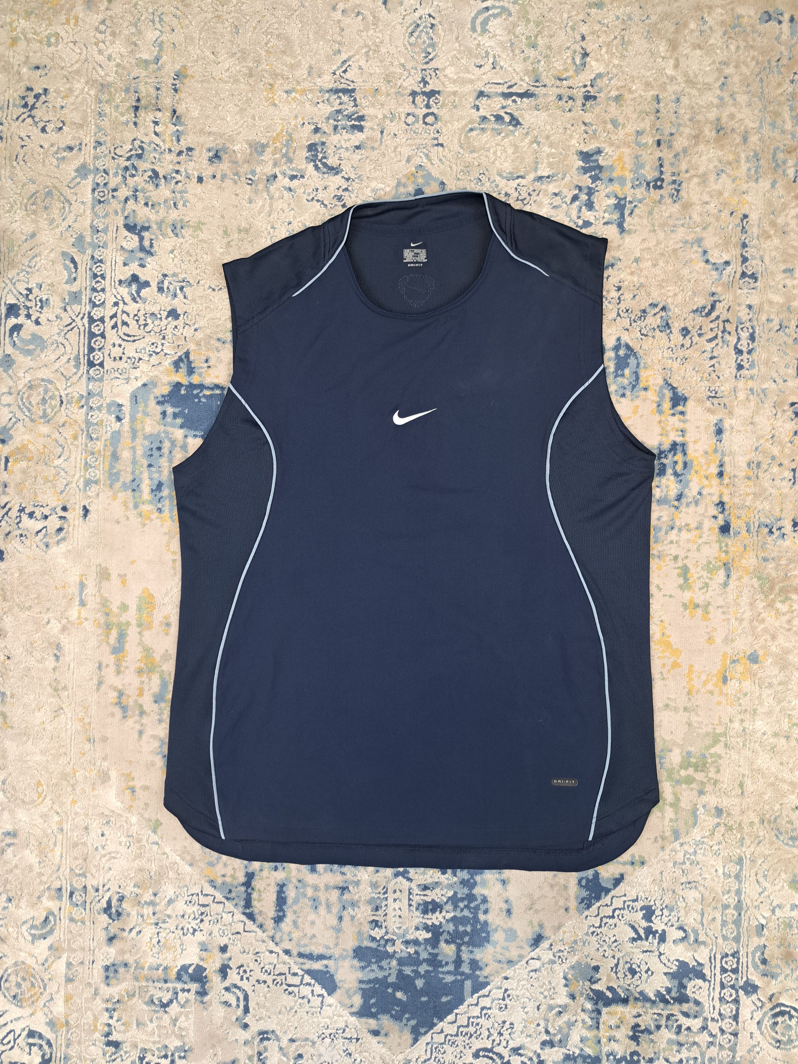 Nike Vintage y2k Nike Basketball Jersey Blokecore Aesthetic Size US L / EU 52-54 / 3 - 1 Thumbnail