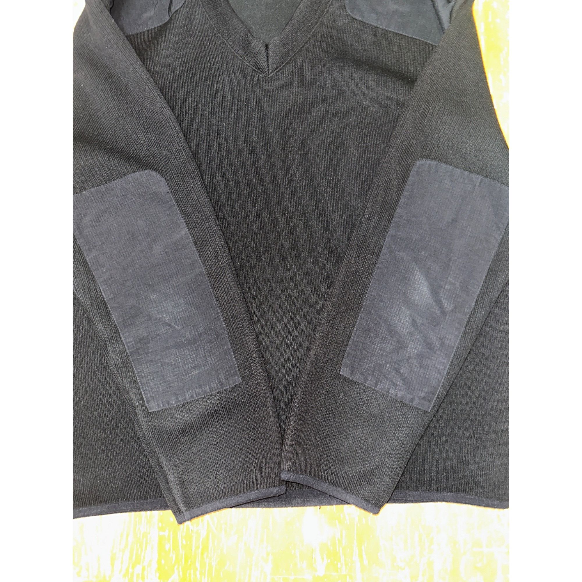 Other Military Style V Neck Sweater With Reinforced Shoulder Elbow Size US L / EU 52-54 / 3 - 4 Thumbnail