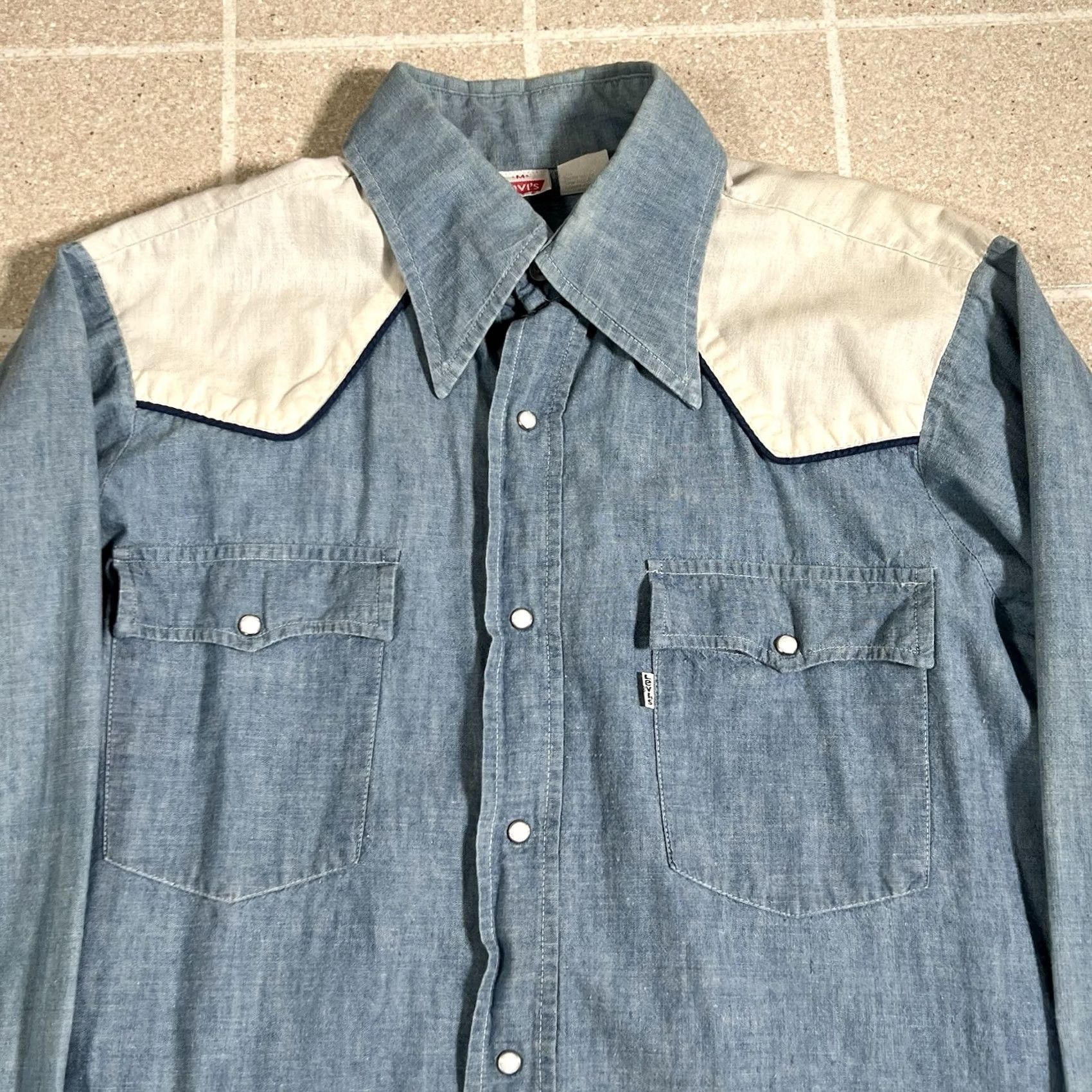 Levi's VINTAGE Levi's Shirt Chambray Pearl Snap Sawtooth Pocket Western Made In USA M Blue Mens Long Sleeve Shirt Size US M / EU 48-50 / 2 - 2 Thumbnail