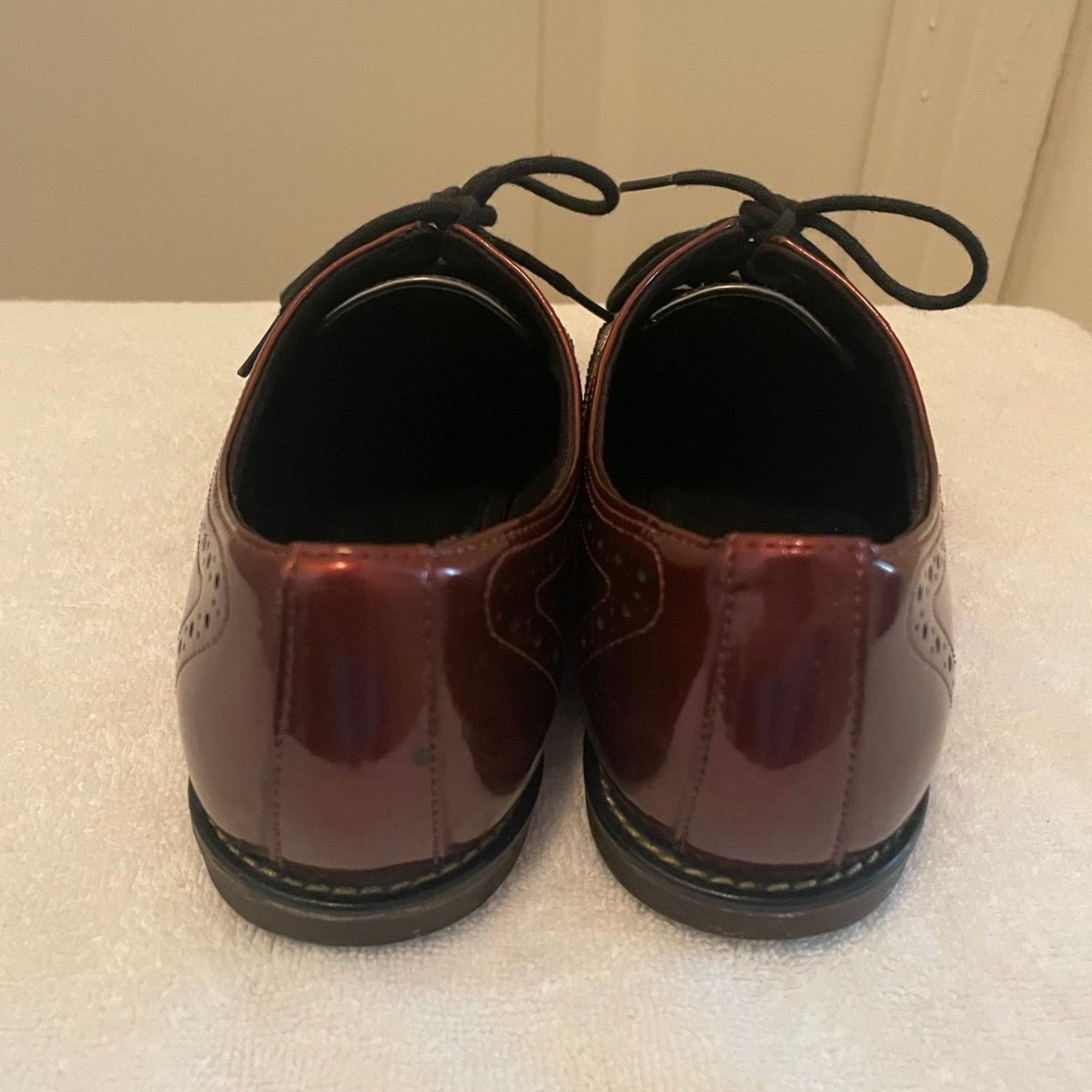 Dr. Martens Doc Martens Polina Patent Leather Wingtip Oxford Shoe Size US 5 / IT 35 - 3 Thumbnail