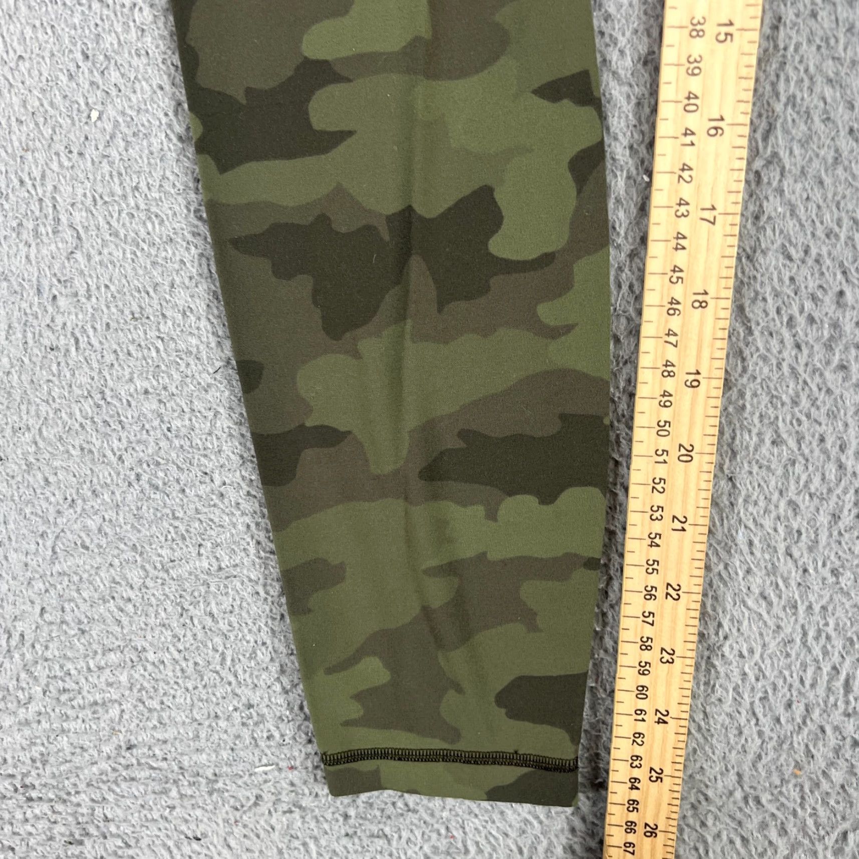 Lululemon Lululemon Leggings Size 4 Inseam 26 Green Camouflage Align Pant Gym Train Run Activewear Women Skinny Ankle Size 27" / US 4 / IT 40 - 2 Thumbnail