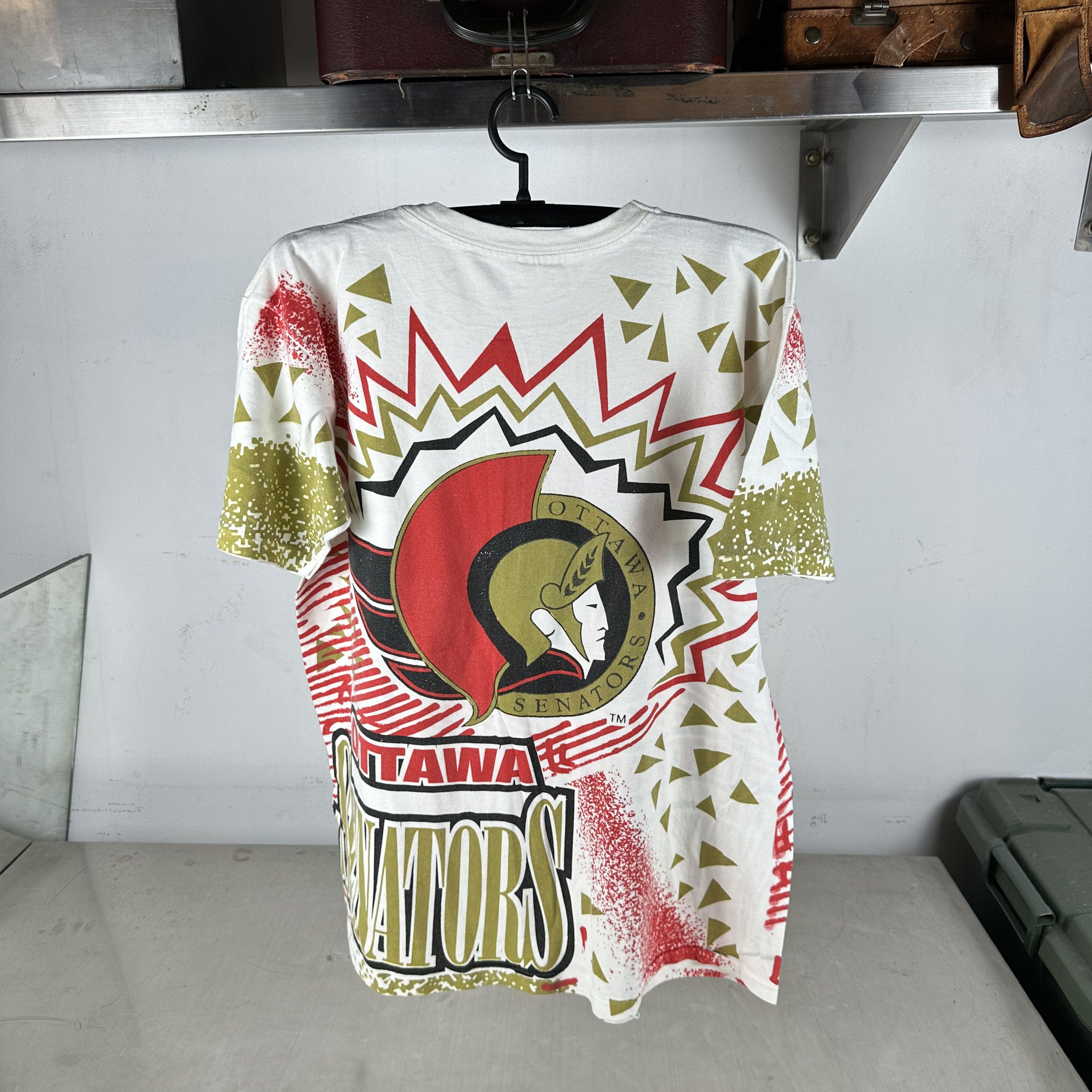 Vintage Vintage 90s Ottawa Senators Hockey NHL AOP T-shirt Size US L / EU 52-54 / 3 - 3 Thumbnail