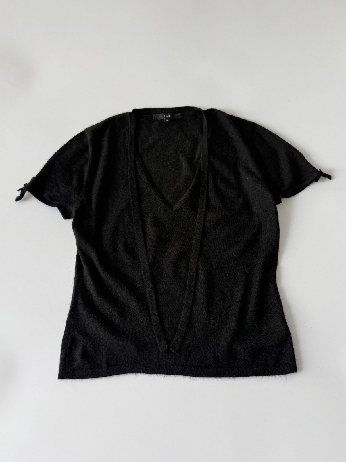 Gucci Gucci by Tom Ford V-Neck Cashmere Summer Knit with Ribbon Size S / US 4 / IT 40 - 1 Thumbnail
