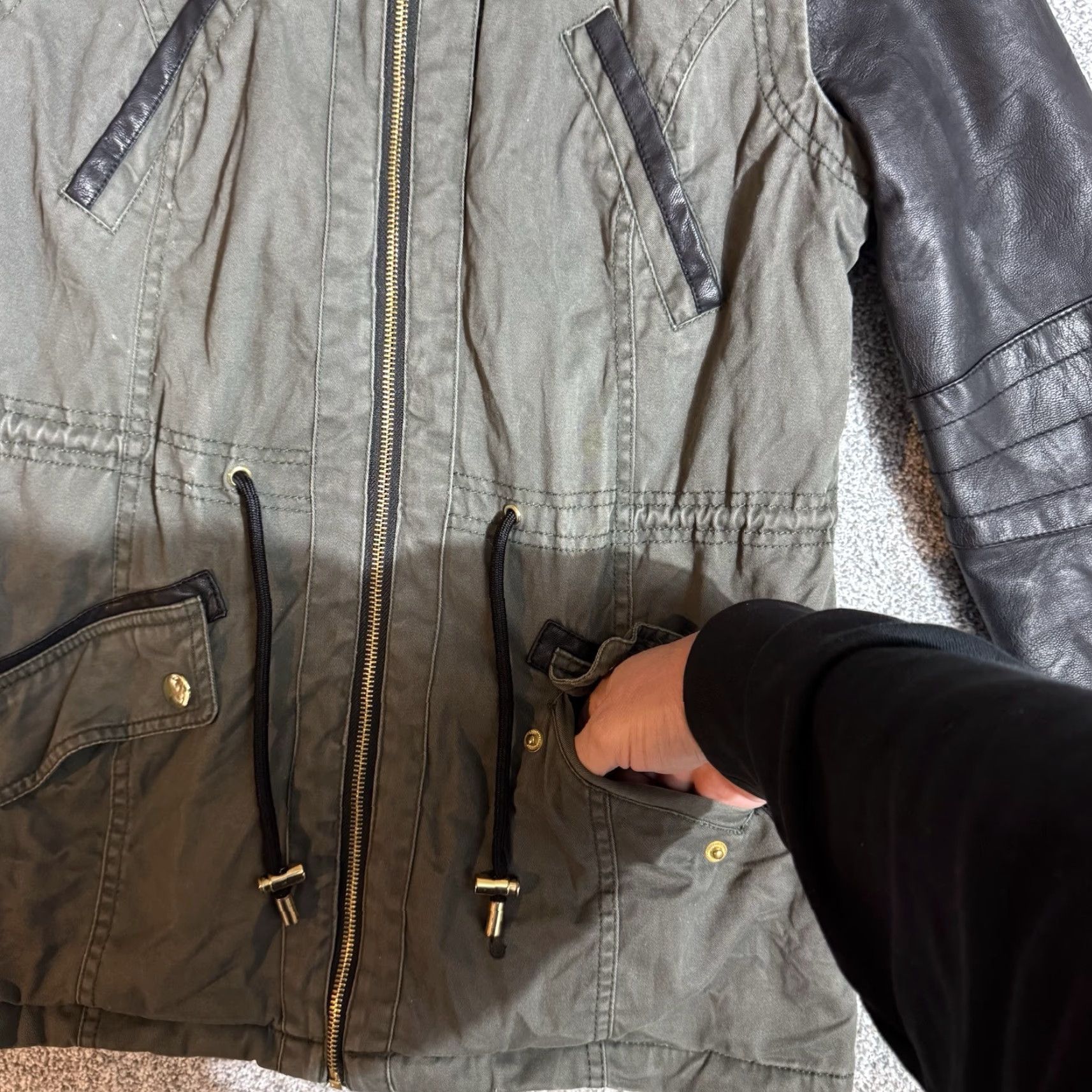Vintage F&F Jacket Womens 10 Quilted Lined Faux Leather Sleeve Hoodie Biker Goth Coat - Black - Zipper Pockets - Hooded - Regular Fit - Mid-Length Jacket Size L / US 10 / IT 46 - 3 Thumbnail