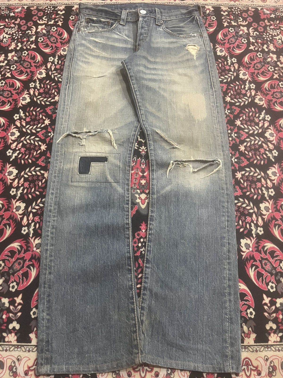 Levi's Y2K Levi’s 507 Blue Faded Washed Distressed Patches Jeans Size US 29 - 1 Thumbnail