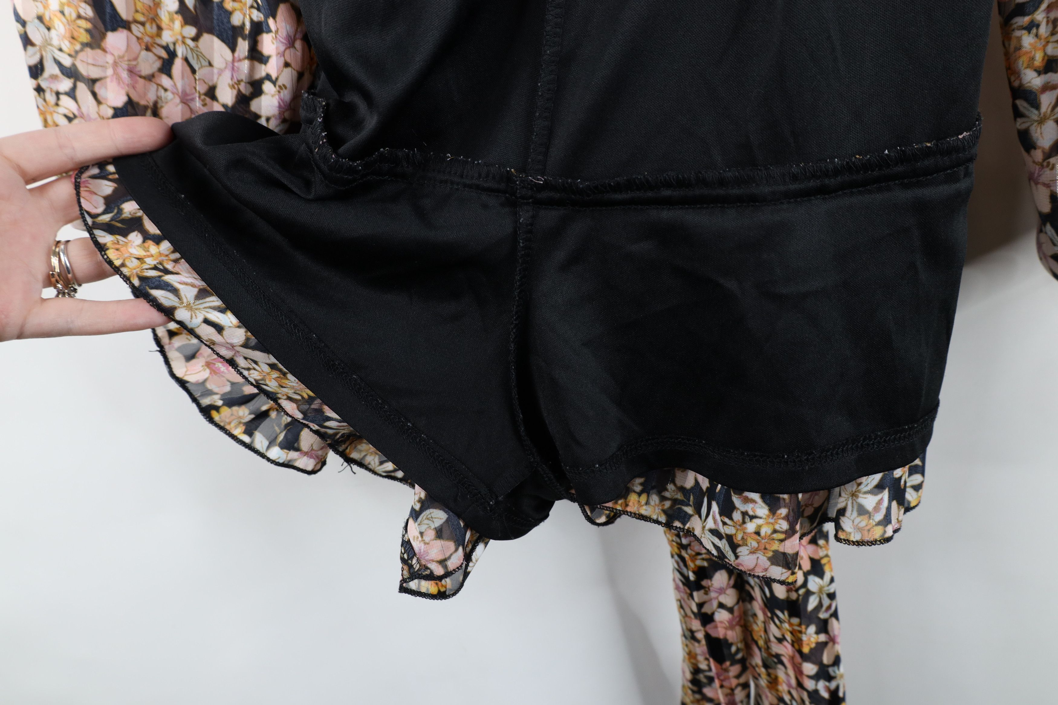 Vintage Vintage Y2K Sheer Ruffled Flower Tie Romper Mini Dress USA Size S / US 4 / IT 40 - 13 Thumbnail