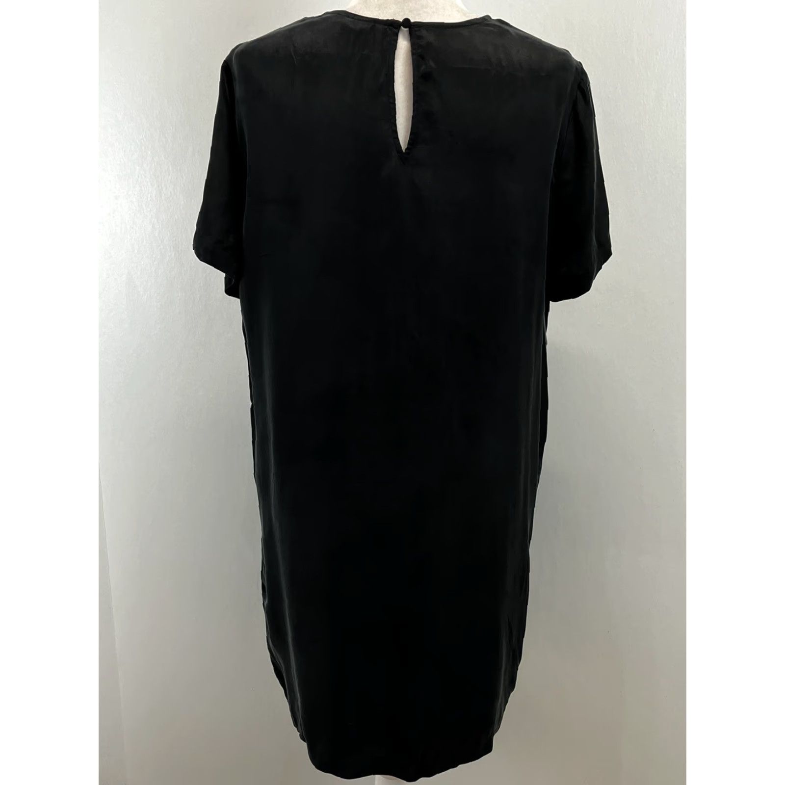 J.Crew J.CREW Sheath Cupro Blend Dress Large GUC Short Sleeve Black Comfort Easy Wear L Regular Women Short Sleeve Dress Black Cupro Blend Sheath J.CREW Size 36" / US 14 / IT 50 - 3 Thumbnail
