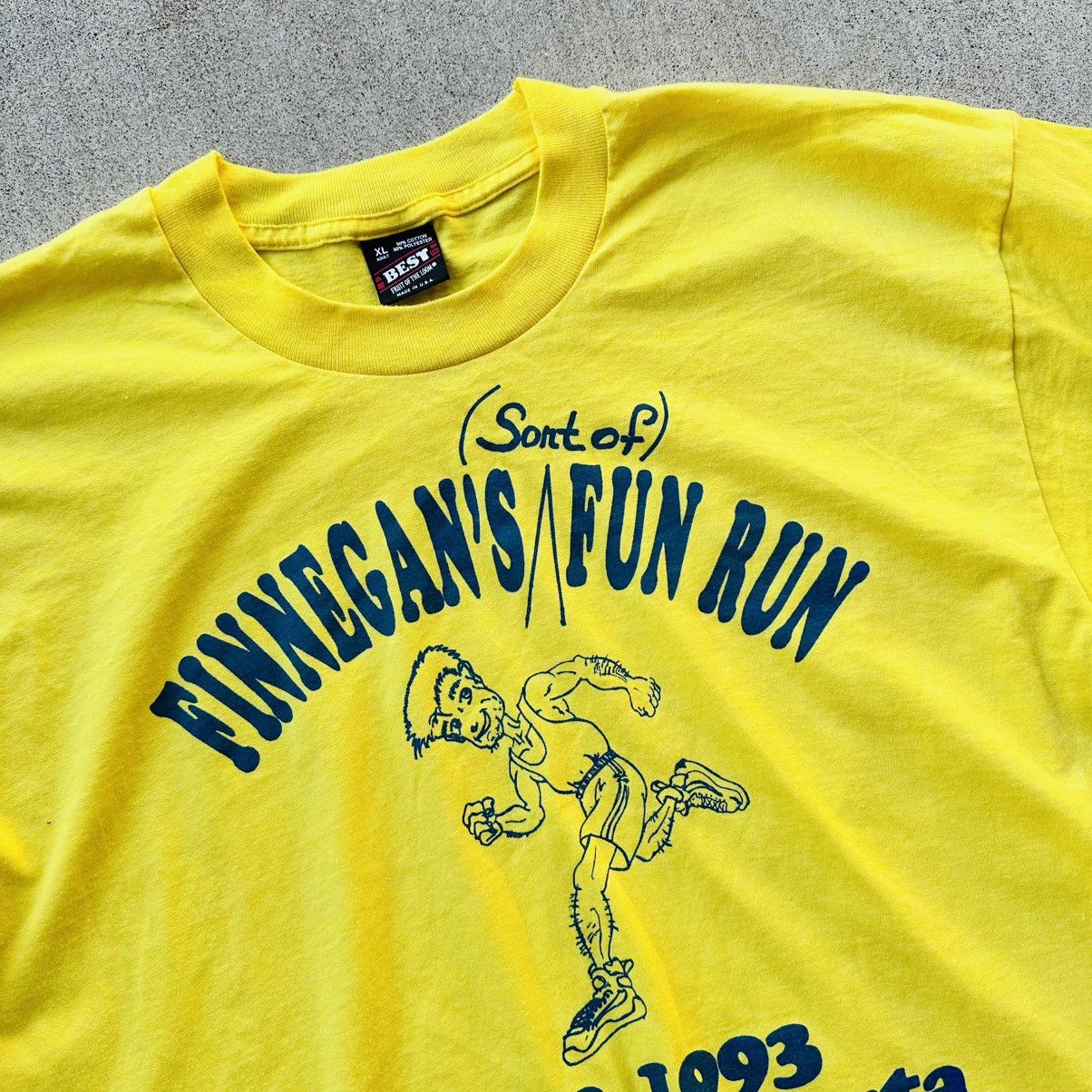 Fruit Of The Loom Vibtage Finnegan’s Fun Run T Shirt 90s Single Stitch Humor Size US XL / EU 56 / 4 - 2 Thumbnail