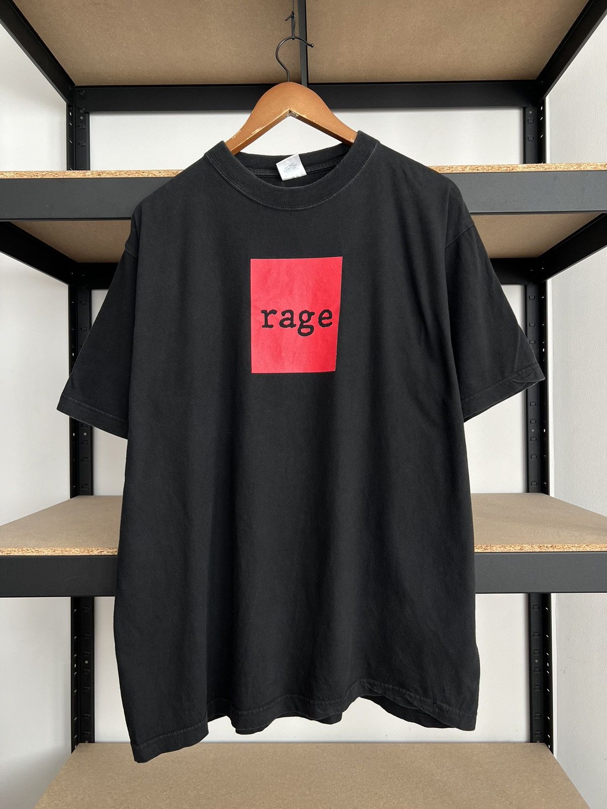 Band Tees Vintage 90s Rage Against the Machine Guerrilla Radio T-shirt Size US XL / EU 56 / 4 - 2 Thumbnail