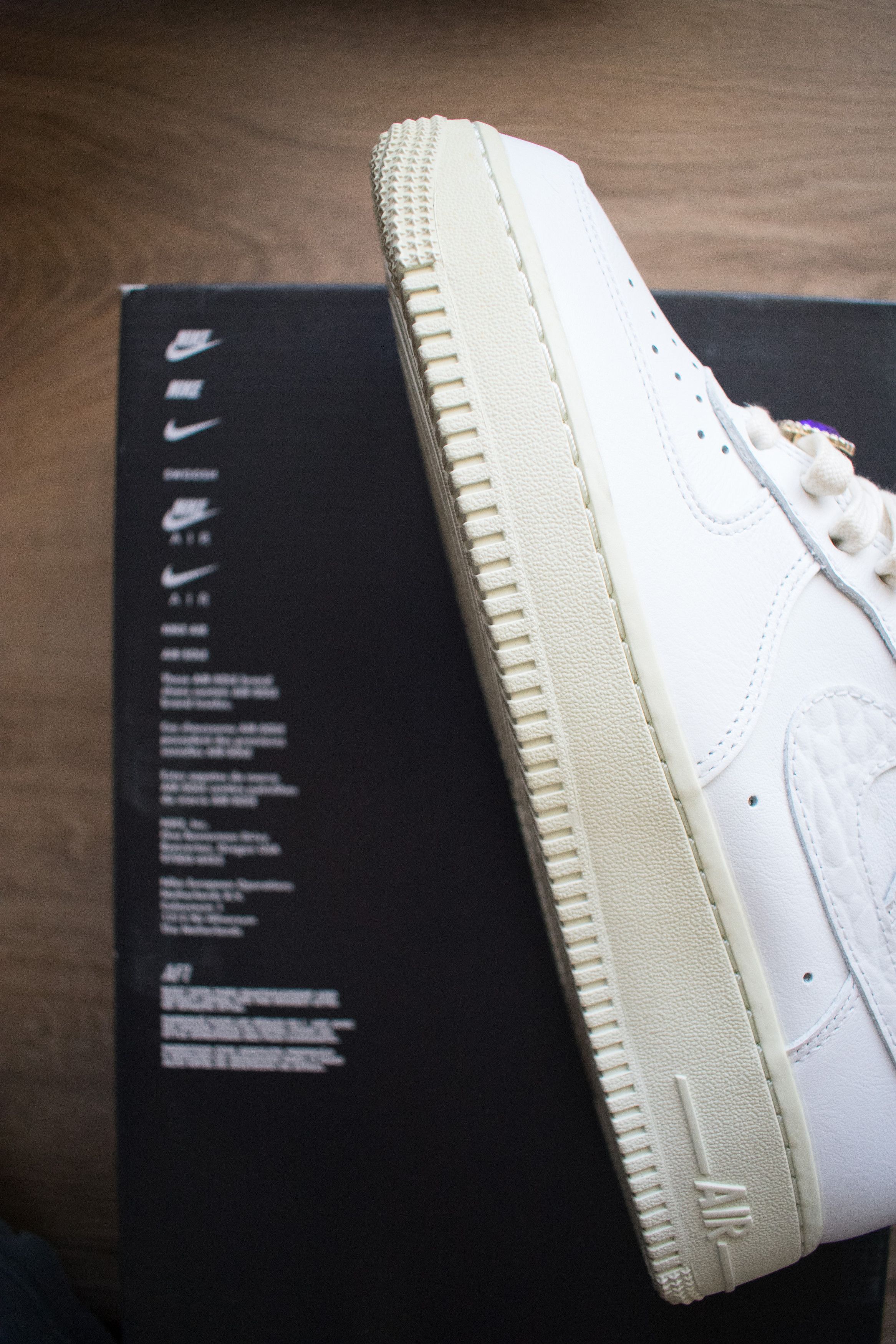Nike Air Force 1 Bling Size US 8 / EU 41 - 14 Thumbnail