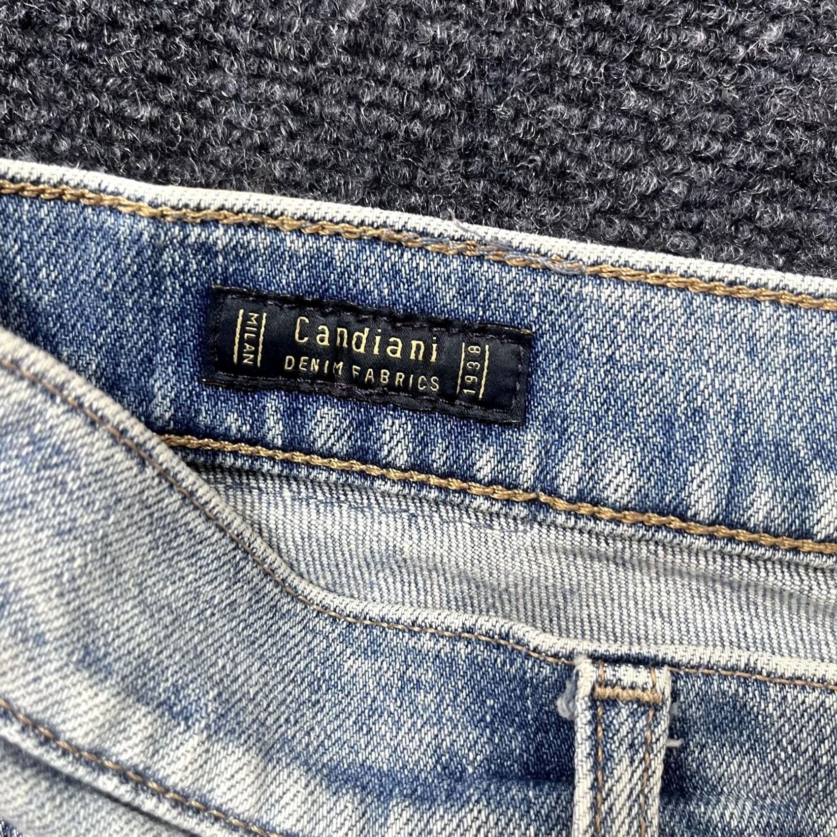 Lucky Brand VINTAGE Lucky Brand Jeans Womens 6 28 Candiani Denim Straight Leg Button Fly Blue Denim Womens Jeans 90s Vintage Shine Womens Size 28" / US 6 / IT 42 - 4 Thumbnail