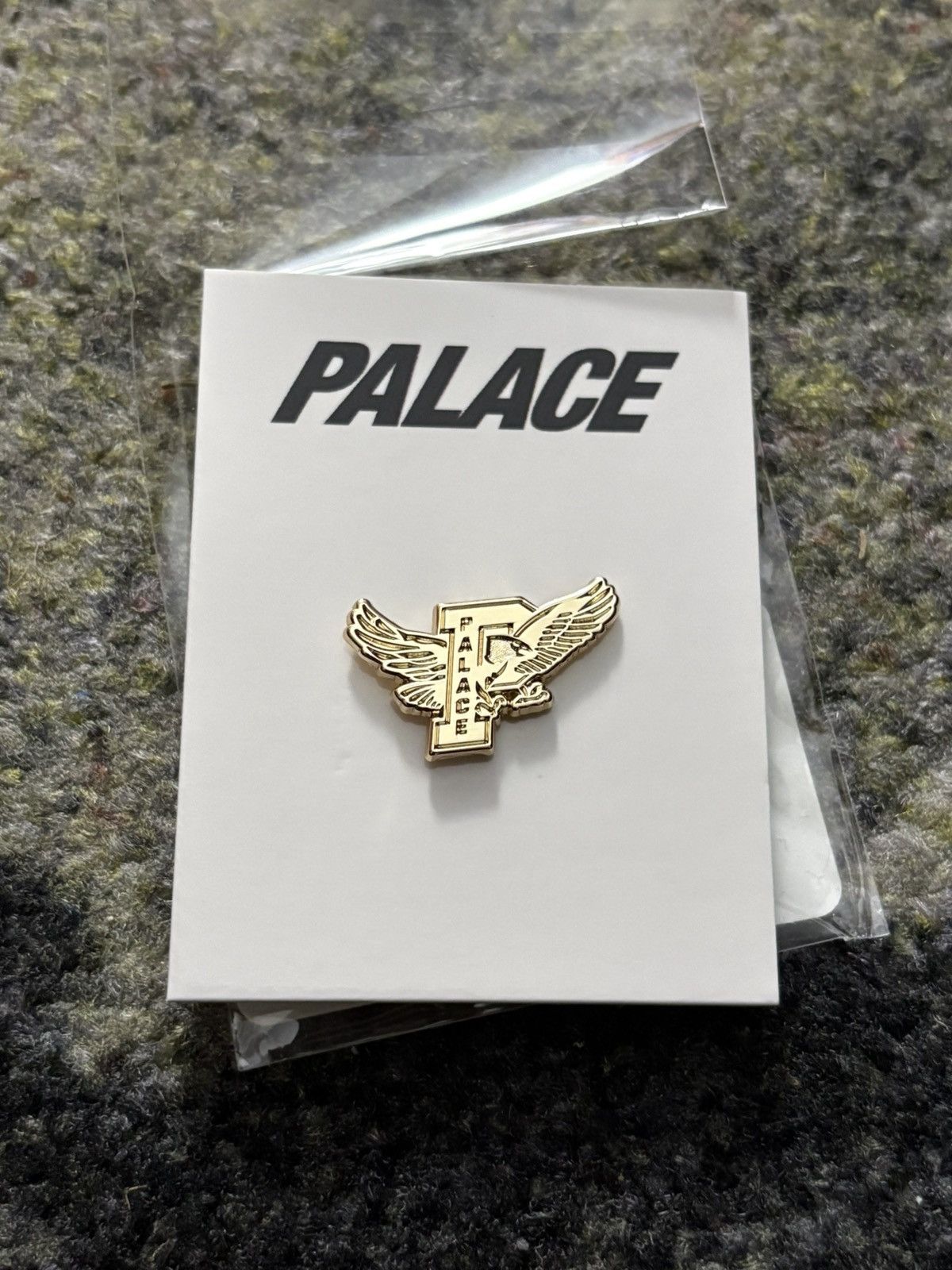 Palace Palace Eagle Pin Badge Gold Size ONE SIZE - 2 Thumbnail