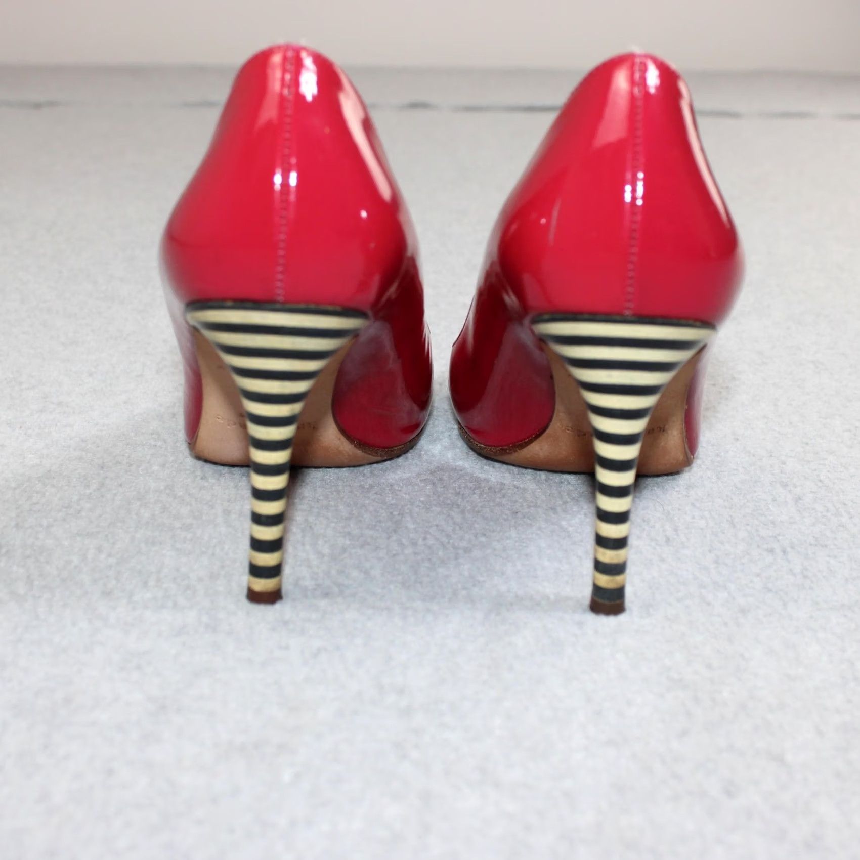 Vintage Kate Spade New York High Heels Red Patent Striped Pump Womens Size 9.5, 7.5, 9.5 EU, US Size US 10 / IT 40 - 7 Thumbnail
