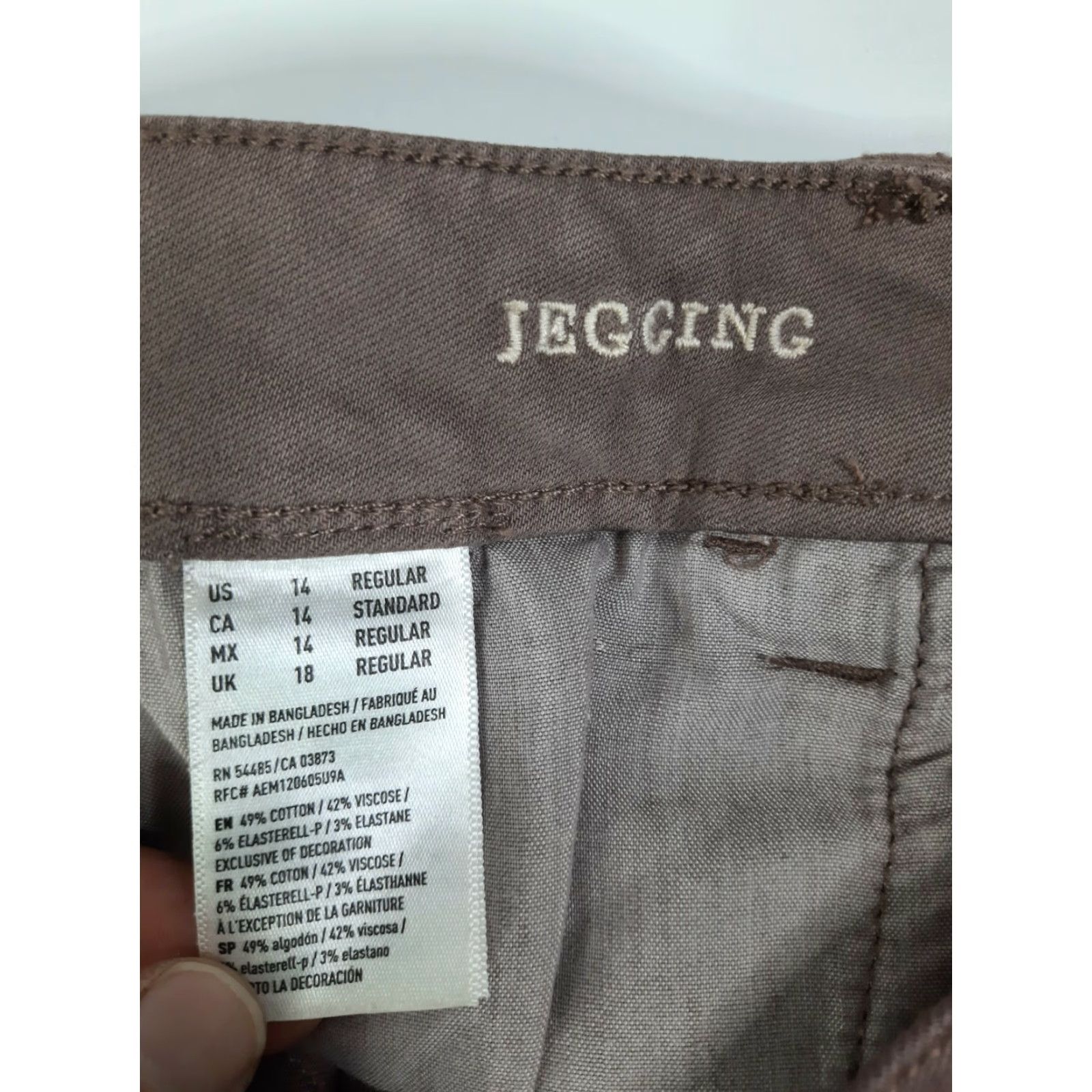 American Eagle Outfitters VINTAGE American Eagle Jeans Size 14 Reg Jeggings Stretch Skinny Mauve Distressed Size 36" / US 14 / IT 50 - 3 Thumbnail