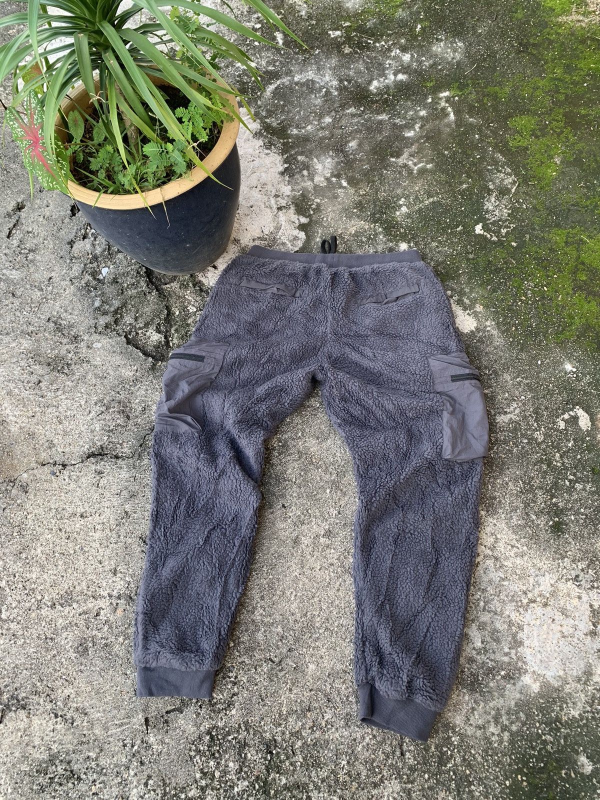 Japanese Brand 🔥Steals🔥 Fieldcore fleece cargo pocket pants Size US 31 - 3 Thumbnail