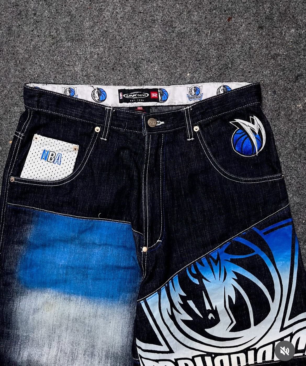 Japanese Brand × NBA × Vintage 00’S JORTS PANTS NBA UNK DALLAS MAVERICKS Size US 32 / EU 48 - 9 Thumbnail