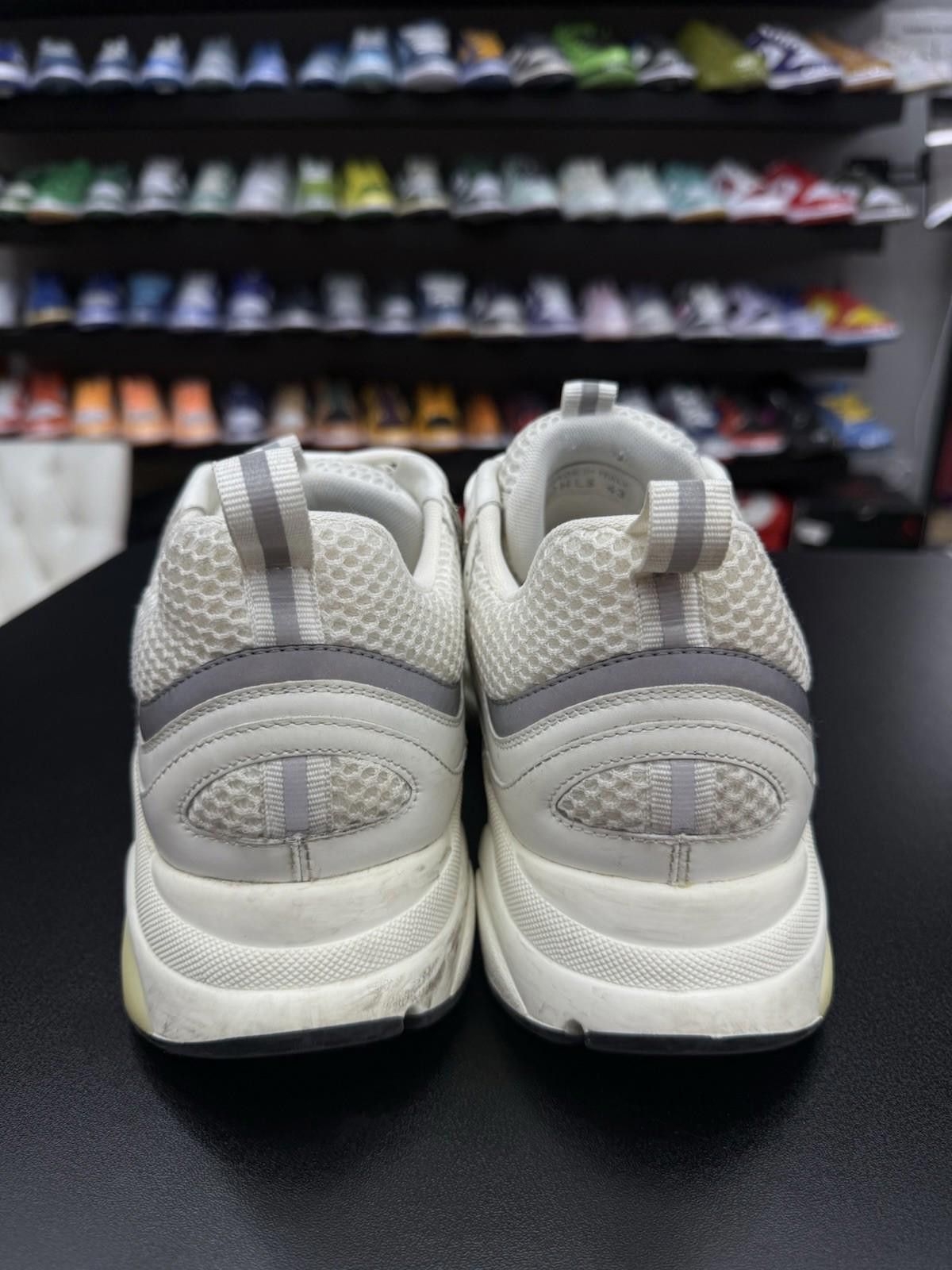 Dior Size 43EU/10US- Dior B22 White 100% Authentic $1300 Retail Size US 10 / EU 43 - 11 Thumbnail