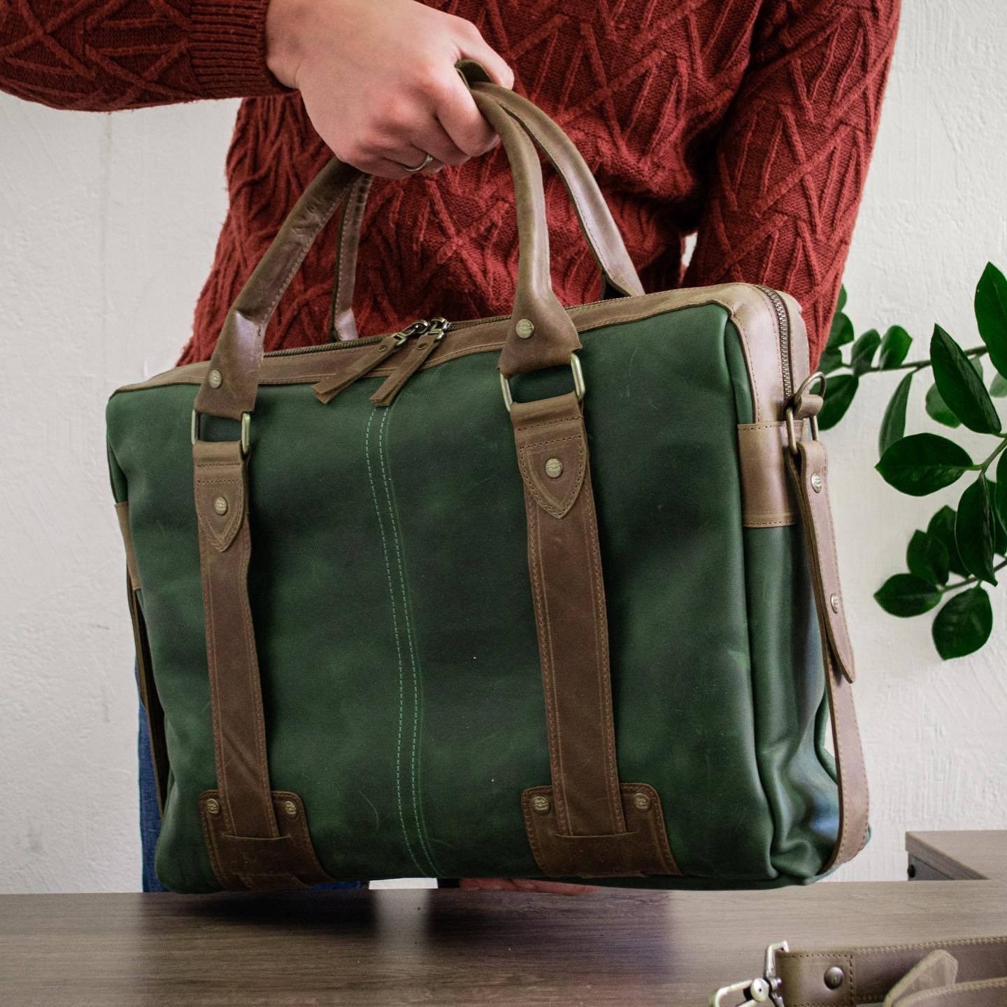 Handmade Genuine leather business men's briefcase. Messenger bag. Size ONE SIZE - 2 Thumbnail