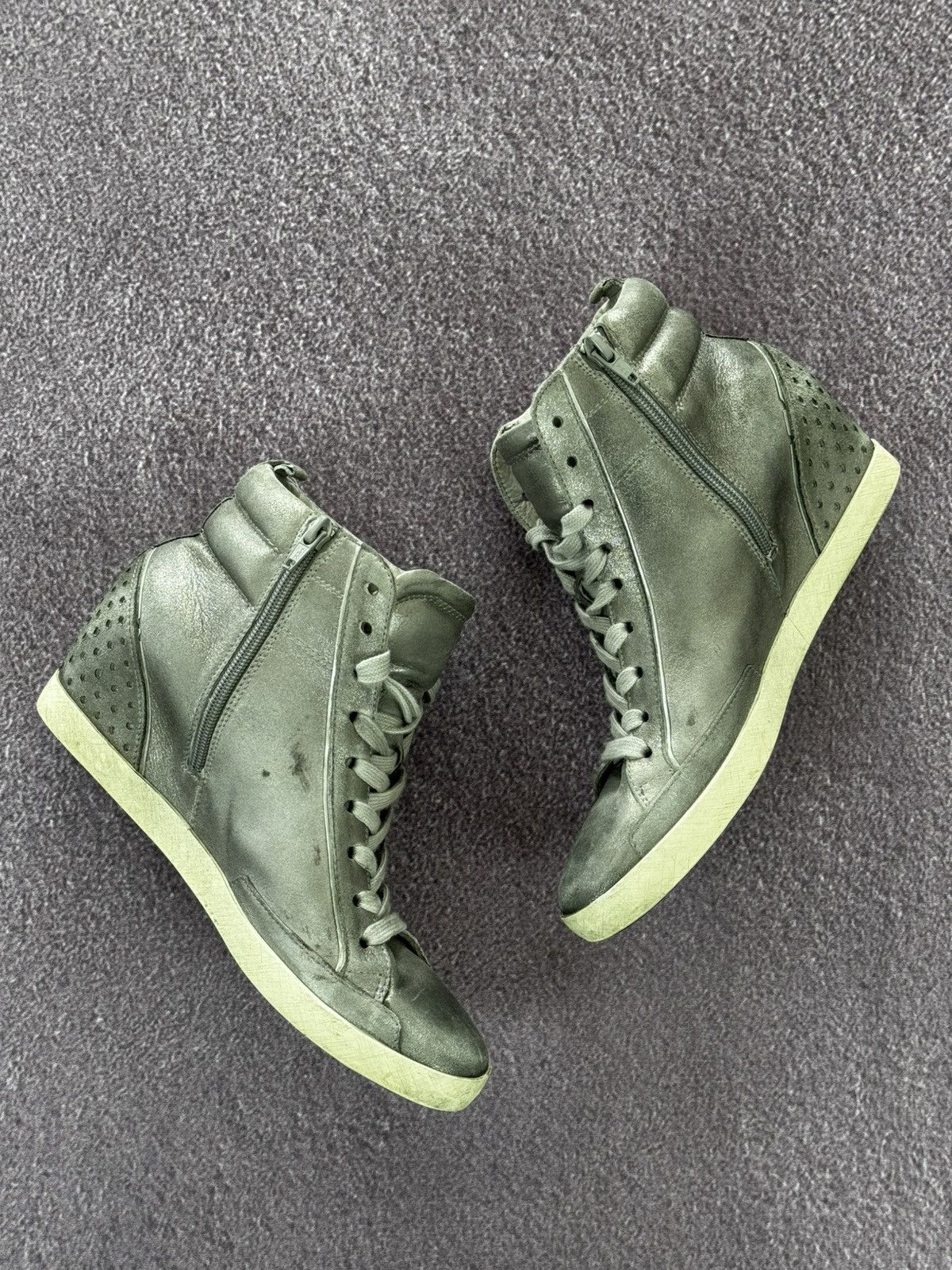 Vintage Y2K Aesthetic Glamour Star Logo High Top Sneakers Size US 6 / IT 36 - 6 Thumbnail