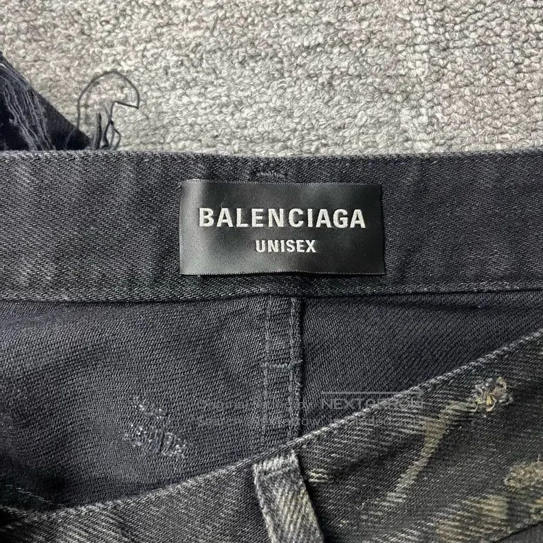 Balenciaga Balenciaga Distressed Straight Leg Jeans. Size US 26 / EU 42 - 3 Thumbnail