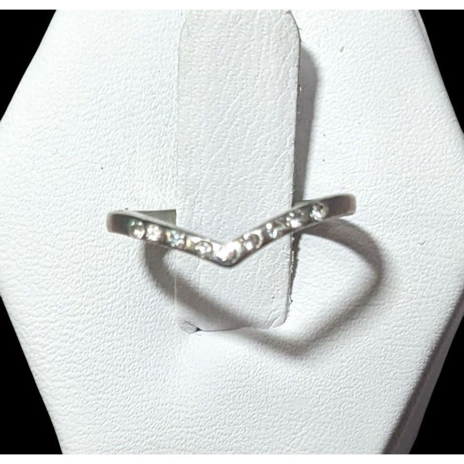 Other Minimalist Gemmed Chevron Silver Tone Ring Size 3 1/2 Size ONE SIZE - 1 Thumbnail
