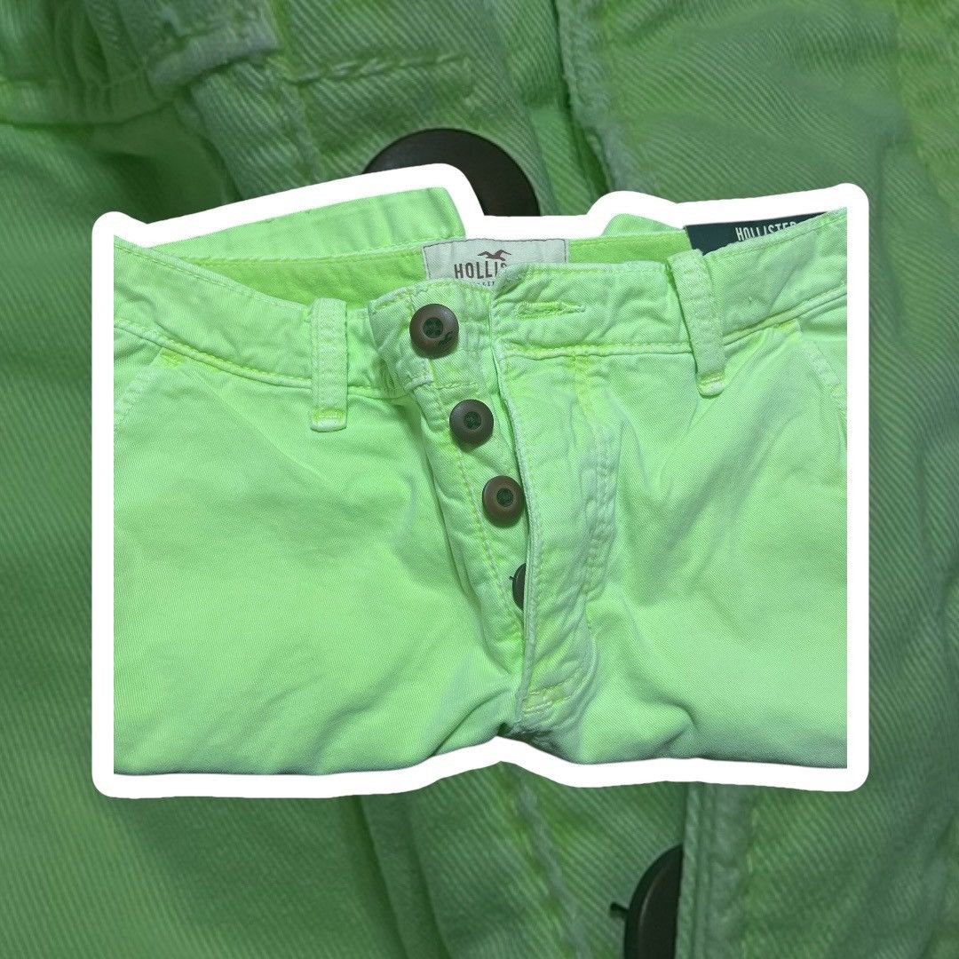 Hollister Hollister Men’s Neon Green Flat Front Shorts – Size 30 (NWT) Size US 30 / EU 46 - 4 Thumbnail