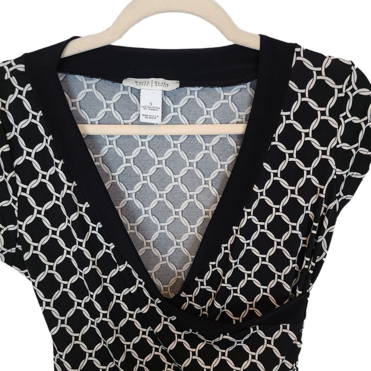 White House Black Market White House Black Market Surplice Top Sz S Classic Geometric Size S / US 4 / IT 40 - 2 Thumbnail