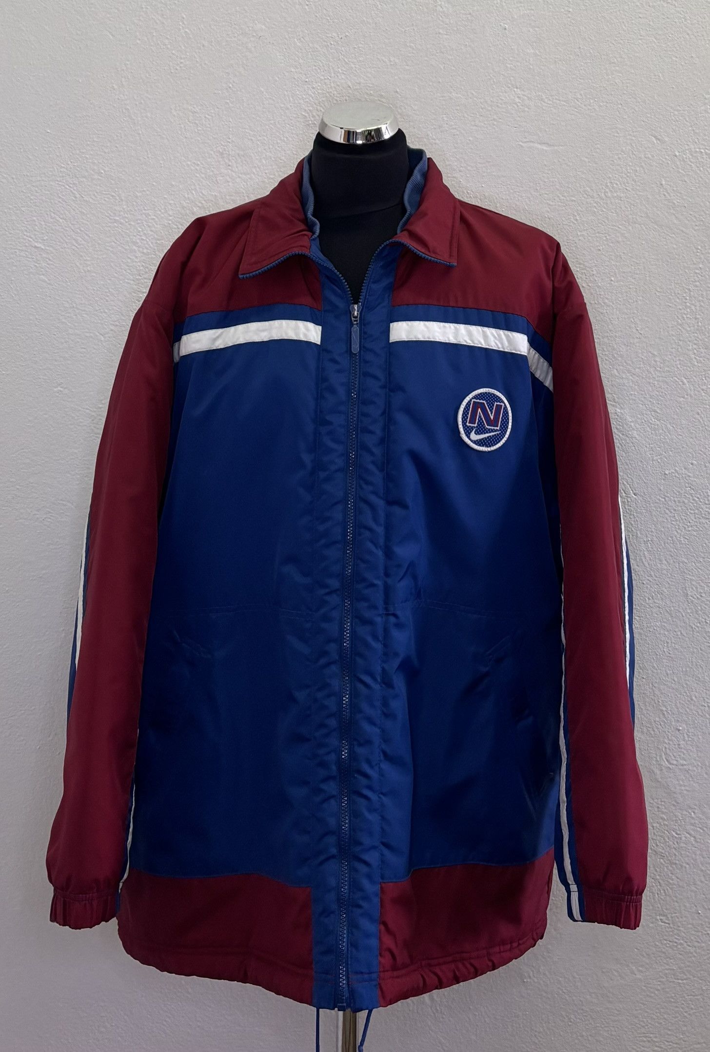 Nike Nike jacket Big Swoosh vintage 90s size XL Size US XL / EU 56 / 4 - 1 Thumbnail