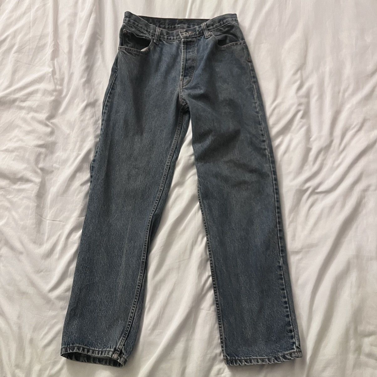Vintage Levis 501xx Jeans Medium Wash Button Fly USA 90s Y2K