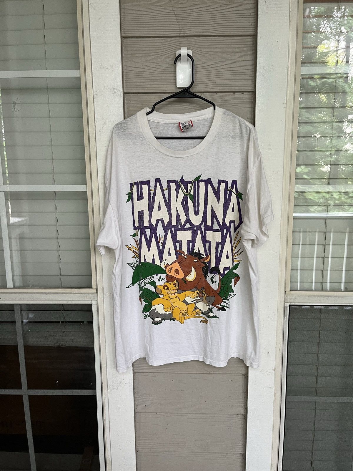 Vintage Vintage 90s Hakuna Matata Lion King Tee Size US XXL / EU 58 / 5 - 1 Thumbnail