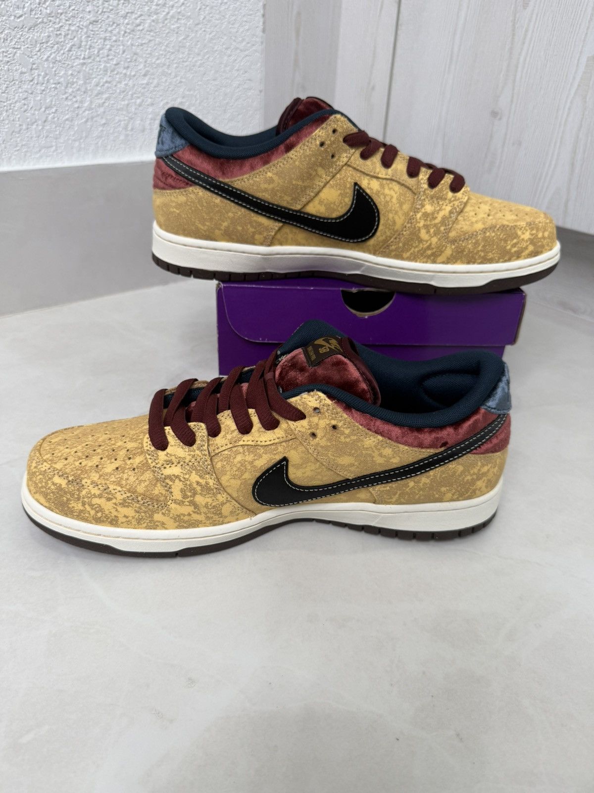Nike Nike SB Dunk Low City of Cinema Size: US M 11.5 New Size US 11.5 / EU 44-45 - 4 Thumbnail