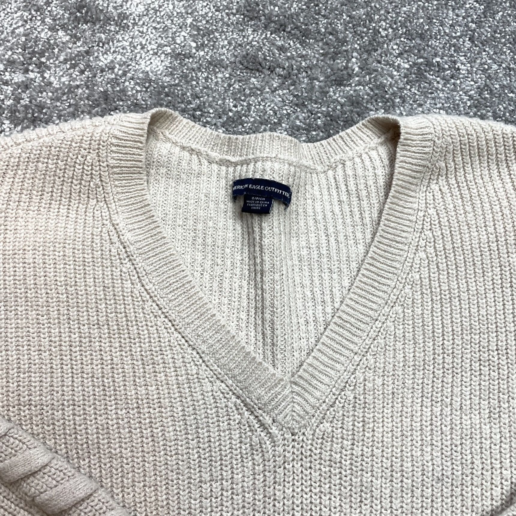 American Eagle Outfitters American Eagle Outfitters Sweater Womens S Beige Pullover Knit V-Neck Ribbed Solid Logo Size S / US 4 / IT 40 - 3 Thumbnail