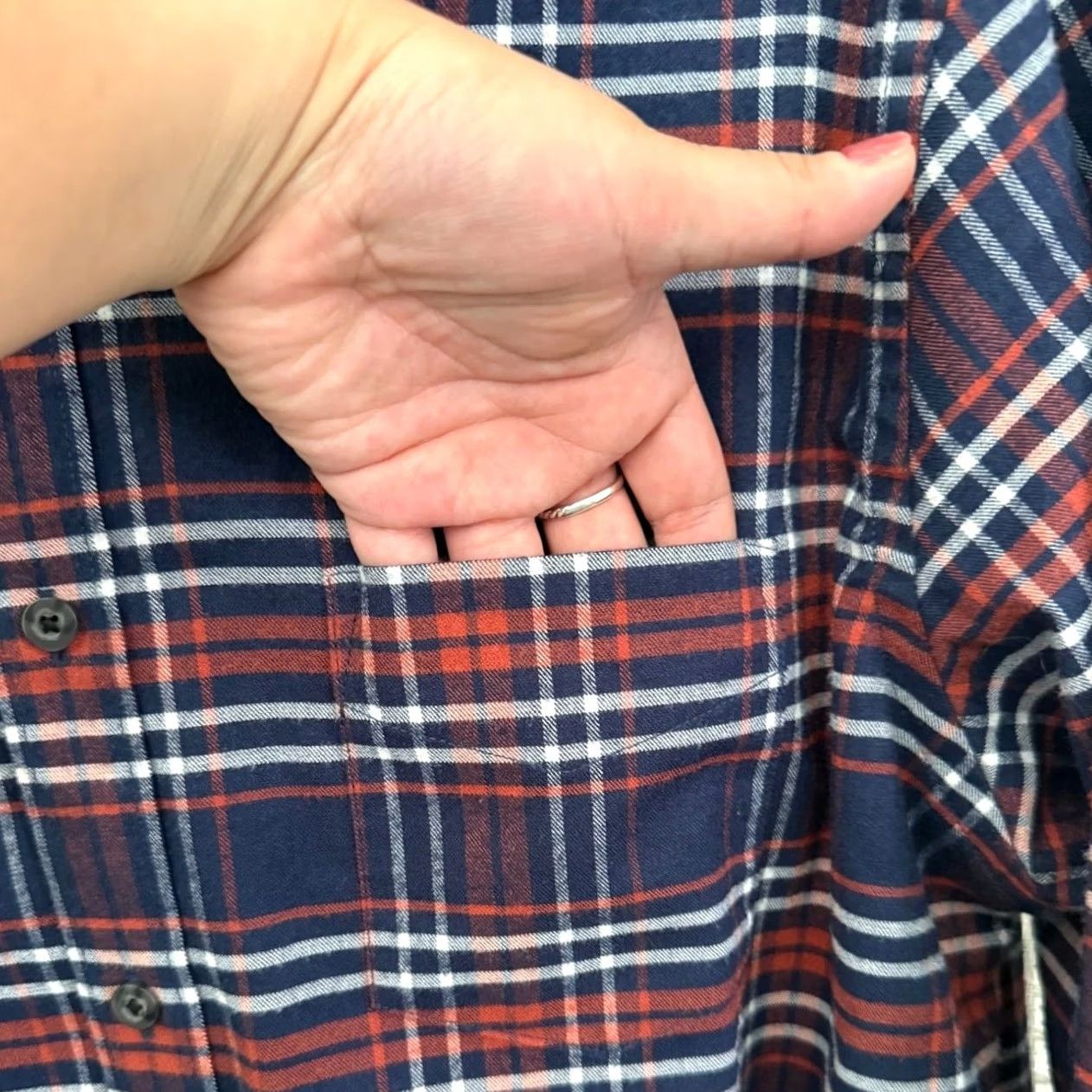 UNTUCKit UNTUCKit Shirt Men's Large Blue Red Long Sleeve Casual Flannel Button Down Size US L / EU 52-54 / 3 - 4 Thumbnail