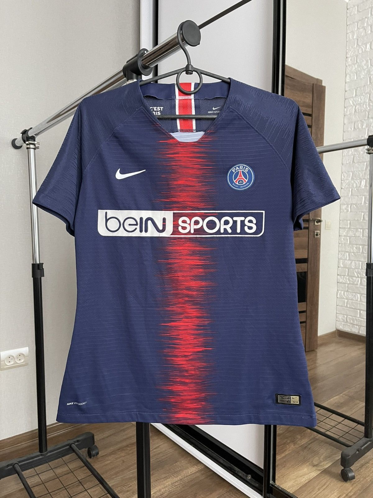 Nike 2018/2019 Nike Paris Saint Germain PSG Match Issue Jersey Size US M / EU 48-50 / 2 - 1 Thumbnail