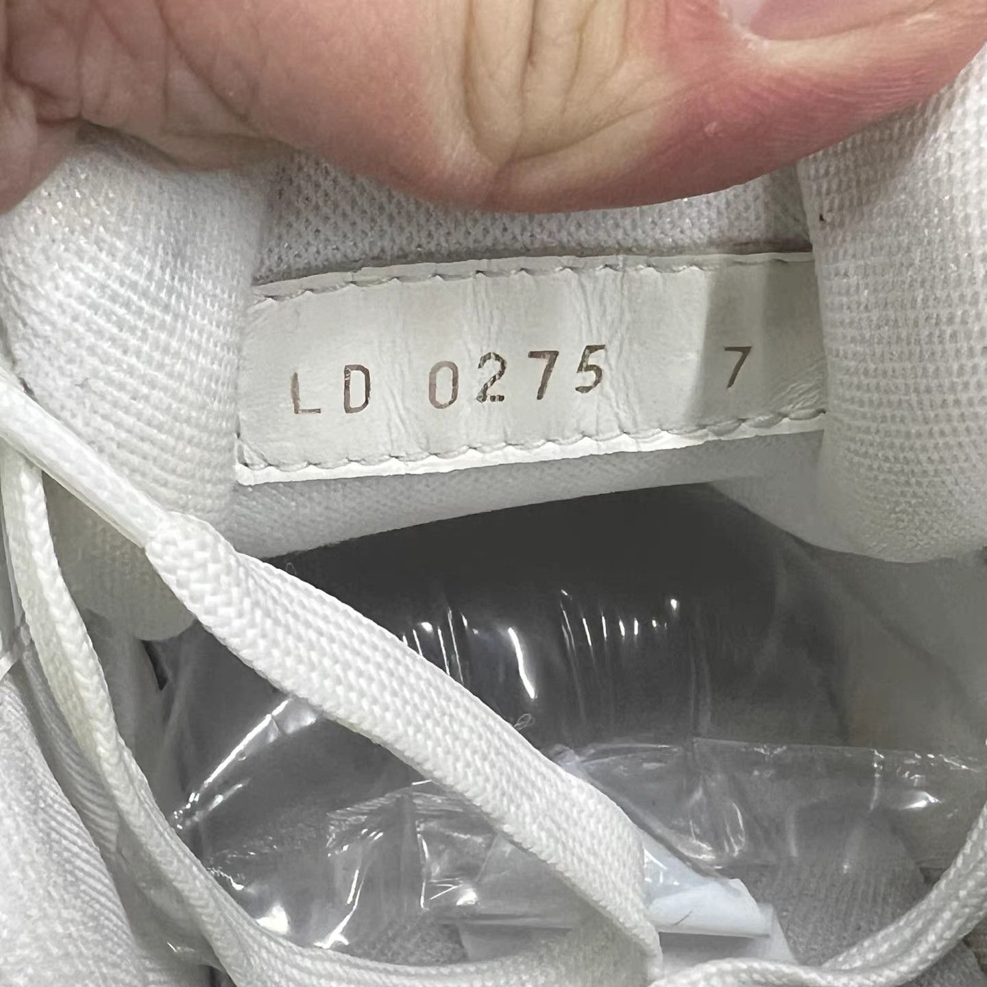 Louis Vuitton Louis Vuitton Trainer Embossed Patent Black White K15 Size US 8 / EU 41 - 7 Thumbnail