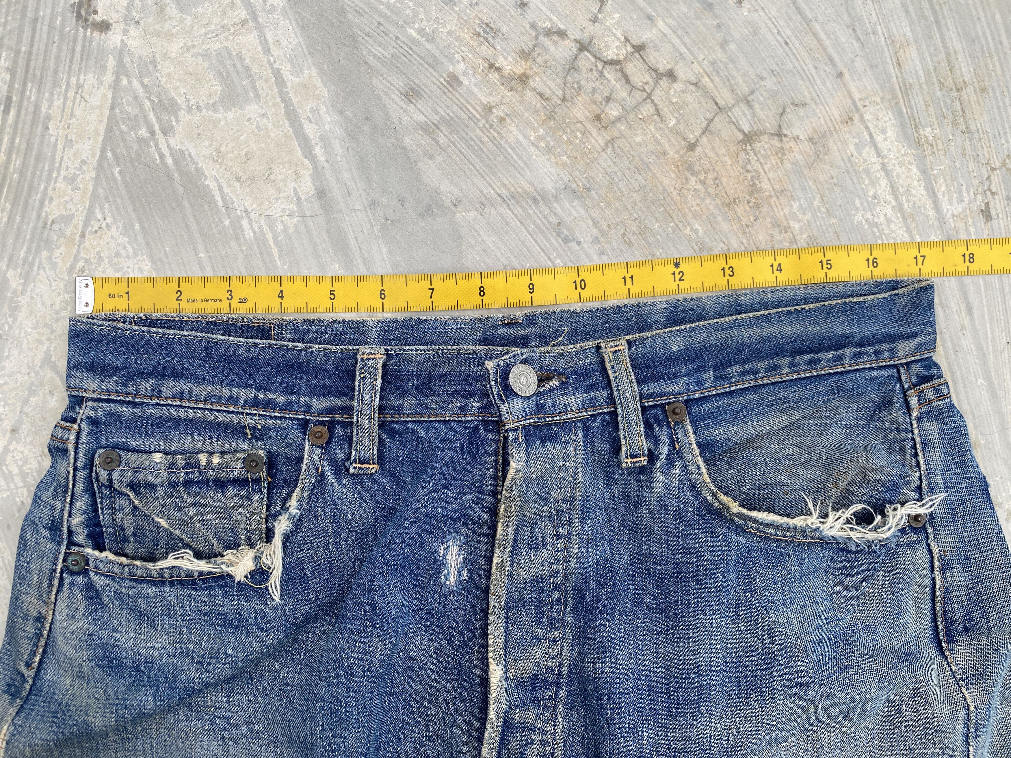 Levi's Vintage 60s Levis 501 Big E V-Stitch #6 Selvedge Jeans Size US 33 - 15 Thumbnail