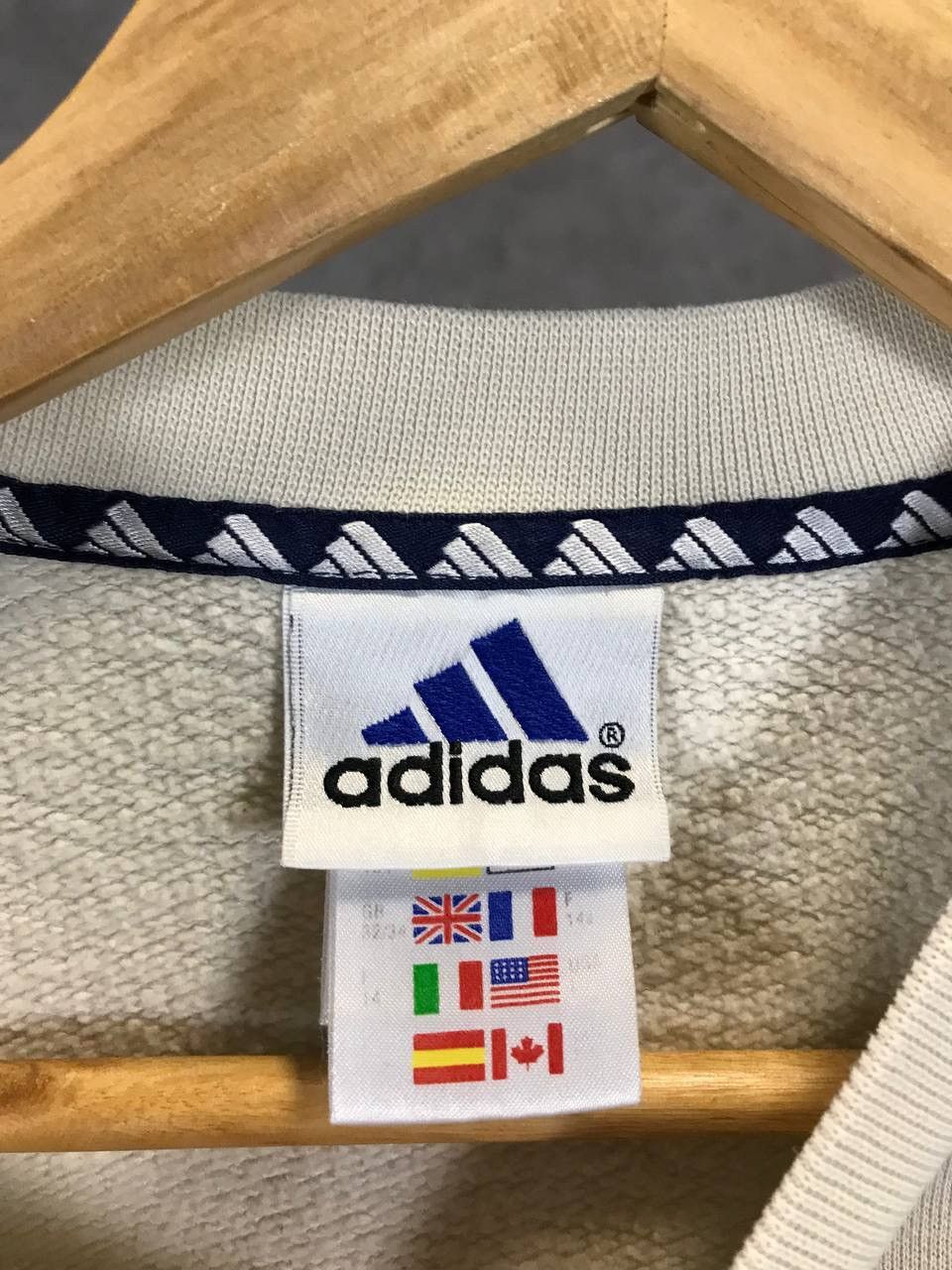 Adidas × Vintage Adidas vintage big center logo sweatshirt Size US S / EU 44-46 / 1 - 5 Thumbnail
