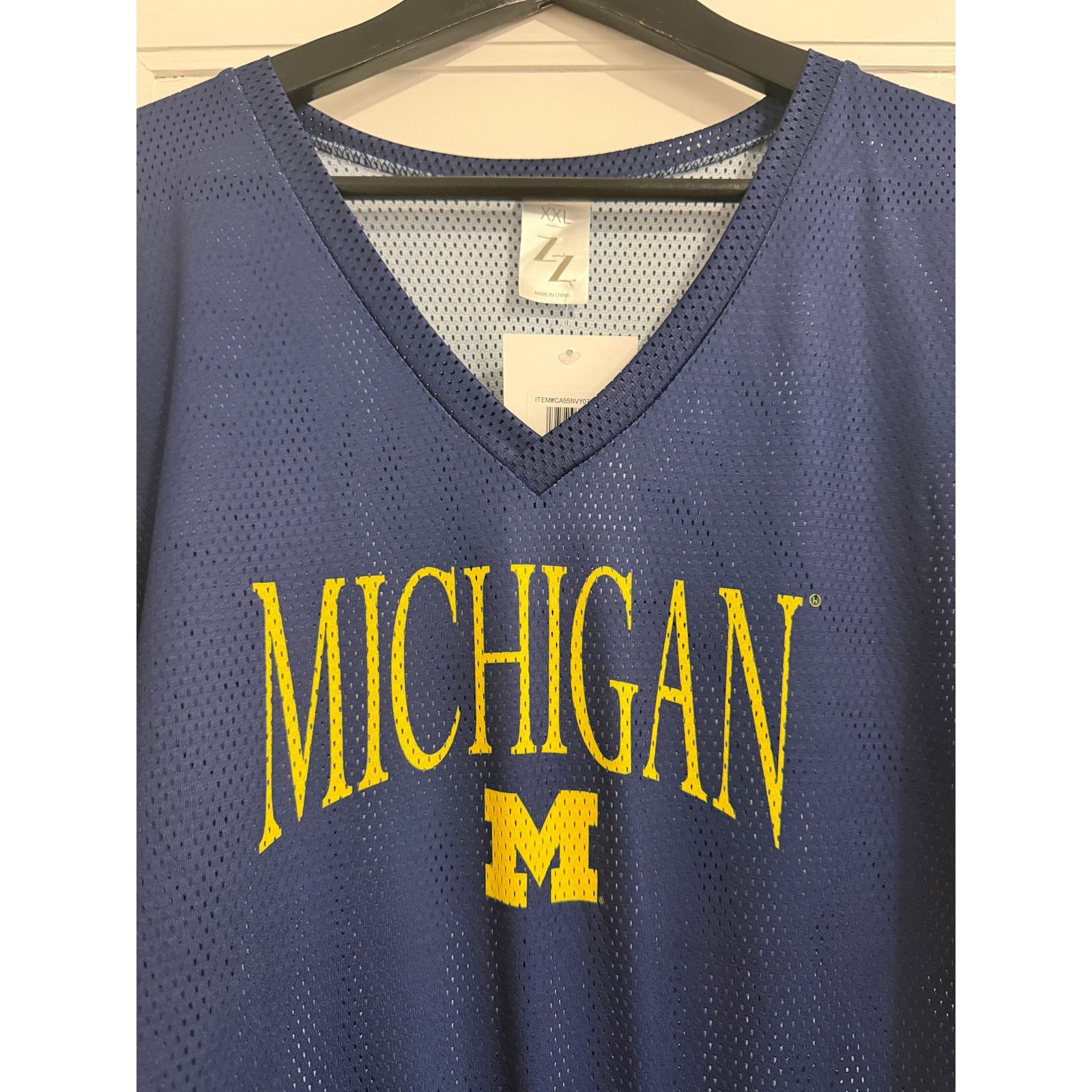NCAA NWT Michigan Wolverines Football Jersey Women's Size XXL Size XXL / US 16-18 / IT 52-54 - 2 Thumbnail