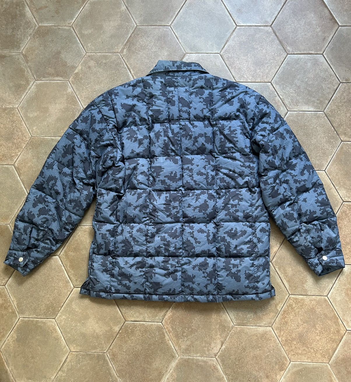 Stussy STUSSY DOWN JACKET CAMO JAPANES Size US L / EU 52-54 / 3 - 10 Thumbnail