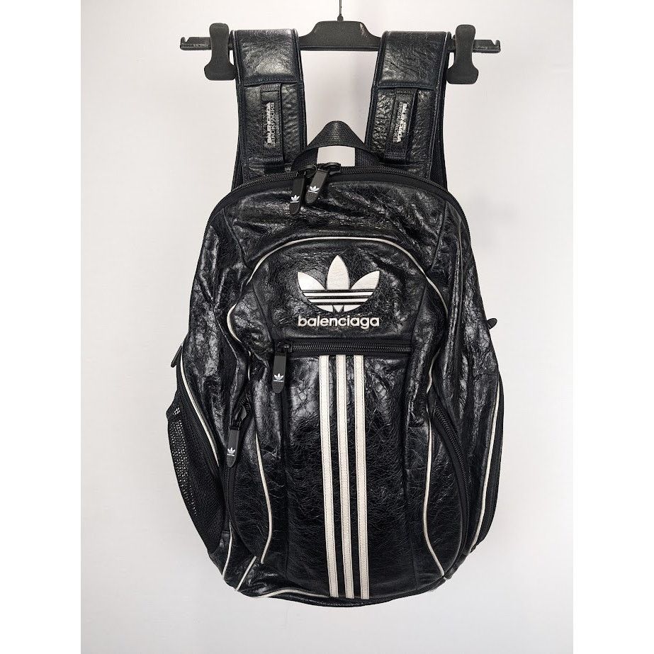 Adidas × Balenciaga o1rshd1 Q:2 /Size:L /Aged Arena Lamb Tonal Backpack in Black Size ONE SIZE - 2 Thumbnail