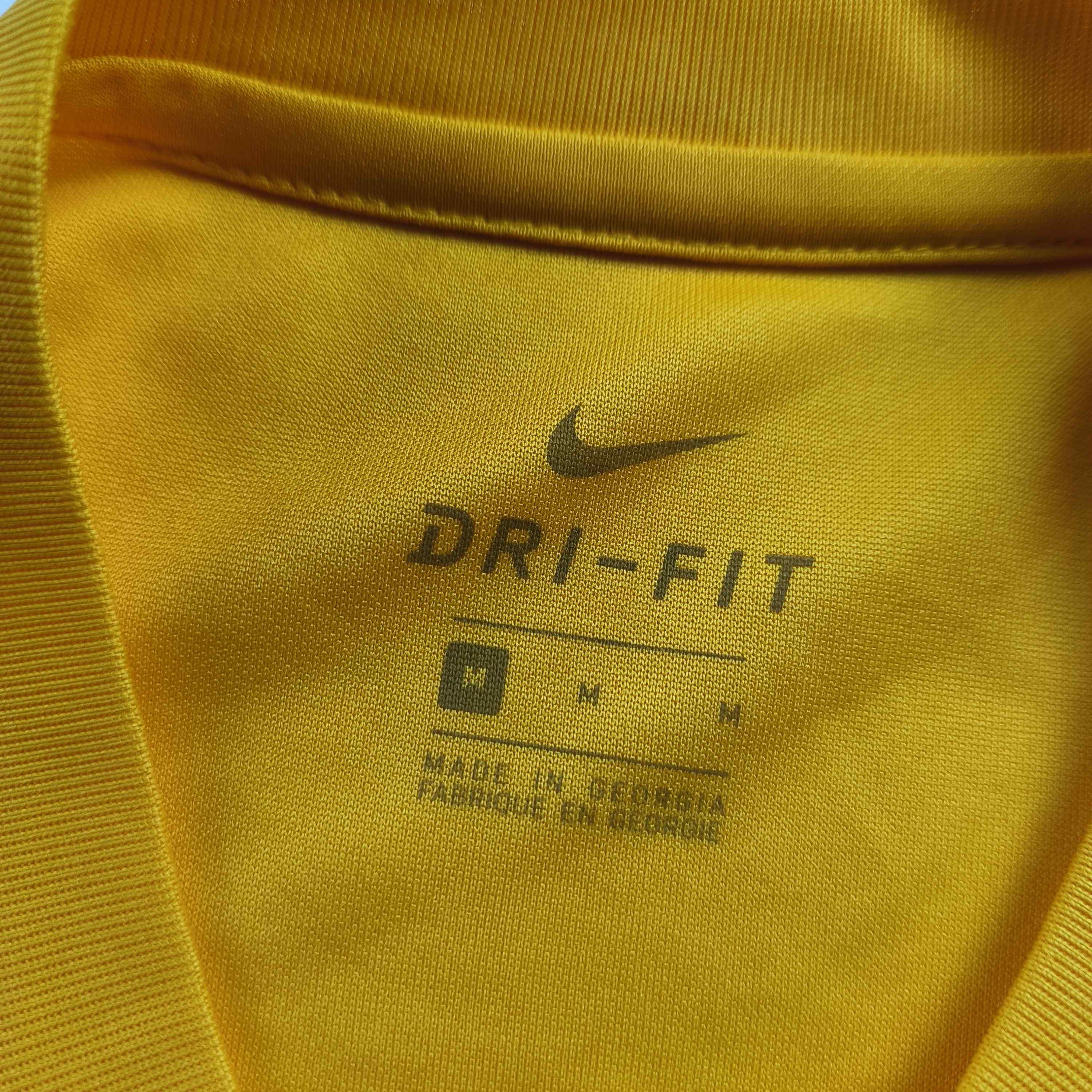Nike Young Boys 2018 Schweizer Meister football jersey size M Size US M / EU 48-50 / 2 - 4 Thumbnail
