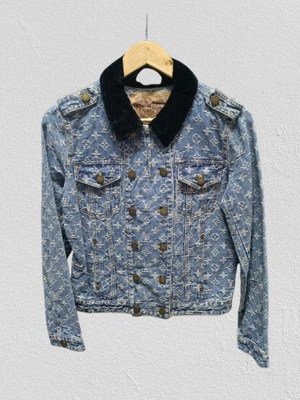 Louis Vuitton LOUIS VUITTON Monogram Denim Jacket AW05 Size XS / US 0-2 / IT 36-38 - 1 Thumbnail